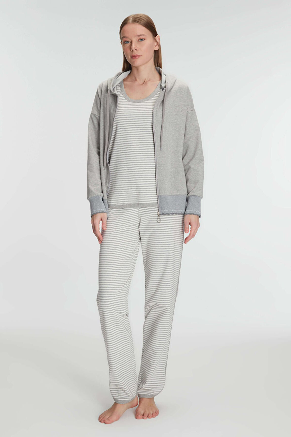 Kadın Gri Çizgi Desenli Hırkalı 3'lü Pijama Takımı