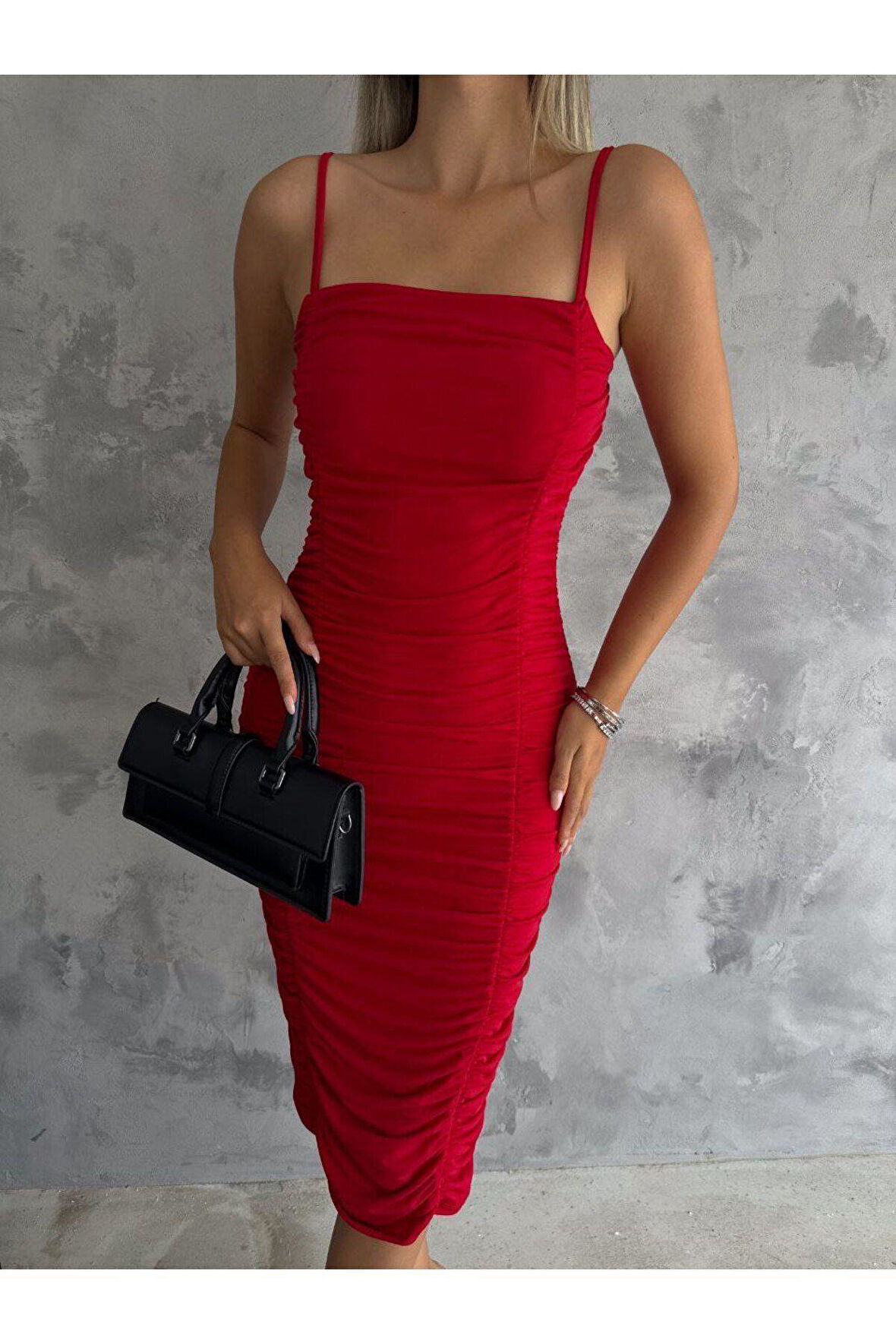 Büzgülü Sandy kumaş askılı elbise