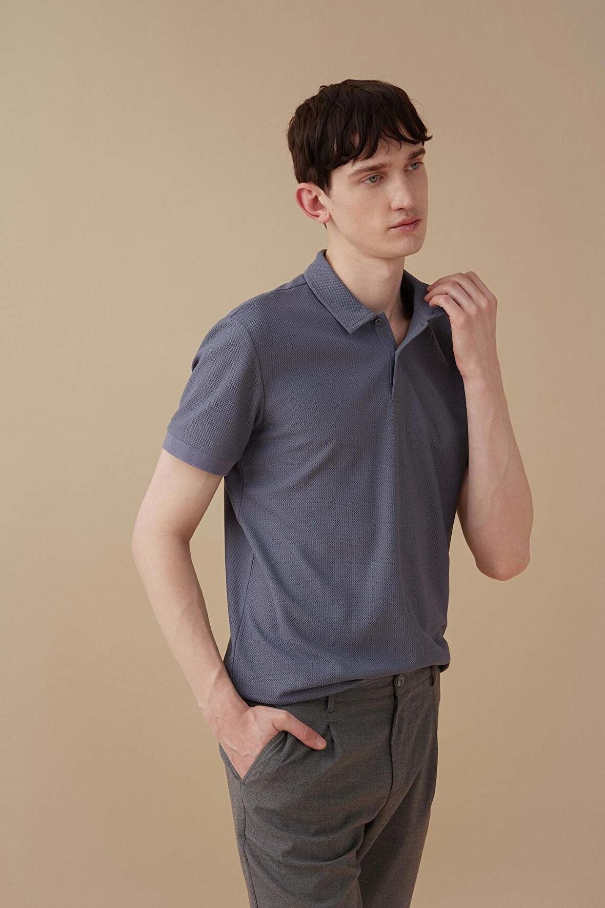 DeFacto Modern Fit Basic Düz Dokulu Kısa Kollu Polo Tişört B6374AX24SPBE729