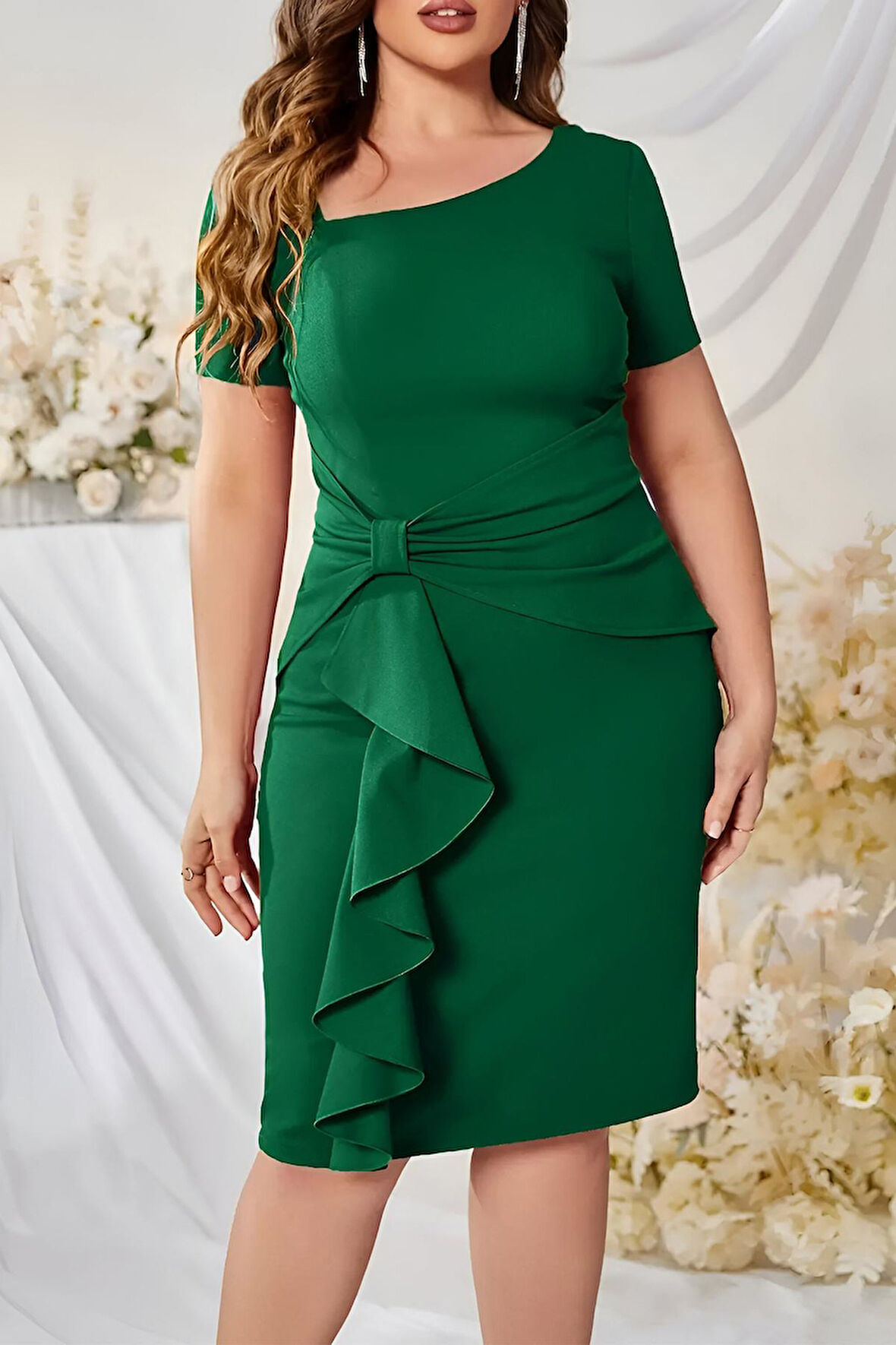 Kadın Büyük Beden Zümrüt Yeşili Asimetrik Yaka Detaylı Drapeli Büyük Beden Elbise