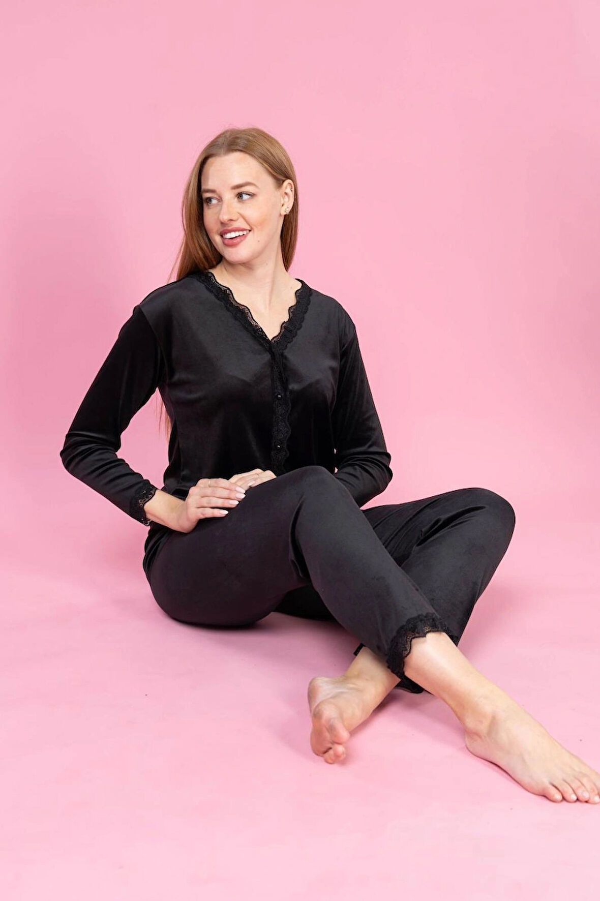 Kadın Önden Düğmeli Kadife Dantel Yaka Detaylı, Çeyizlik Siyah Pijama Takımı