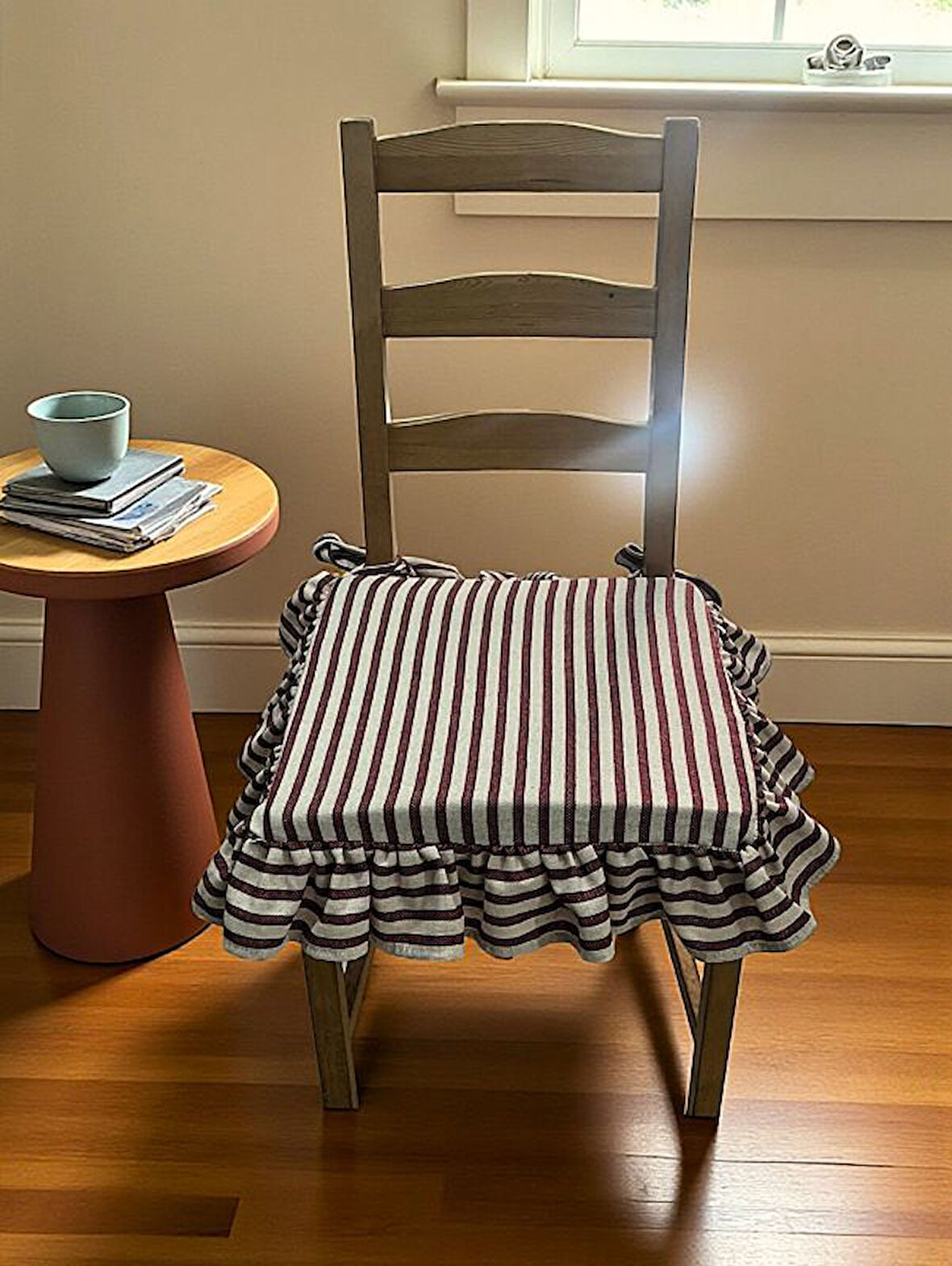 BORDO ÇİZGİLİ BULDAN YIKANMIS KETEN 4 TARAFI FIRFIRLI SANDALYE MİNDERİ