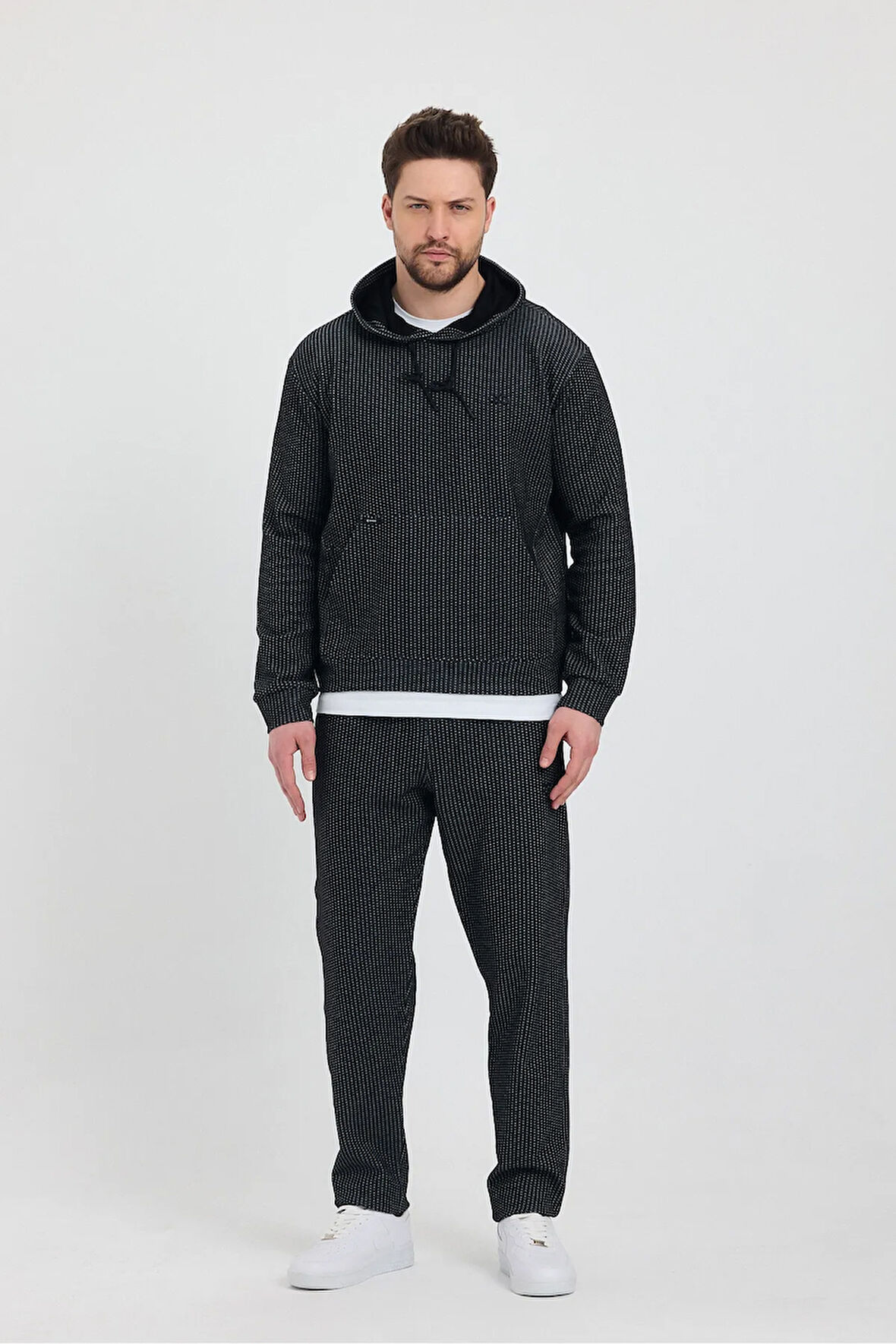 Erkek Siyah Puantiyeli Kanguru Cepli Kapüşonlu Eşofman Takımı  - 7809