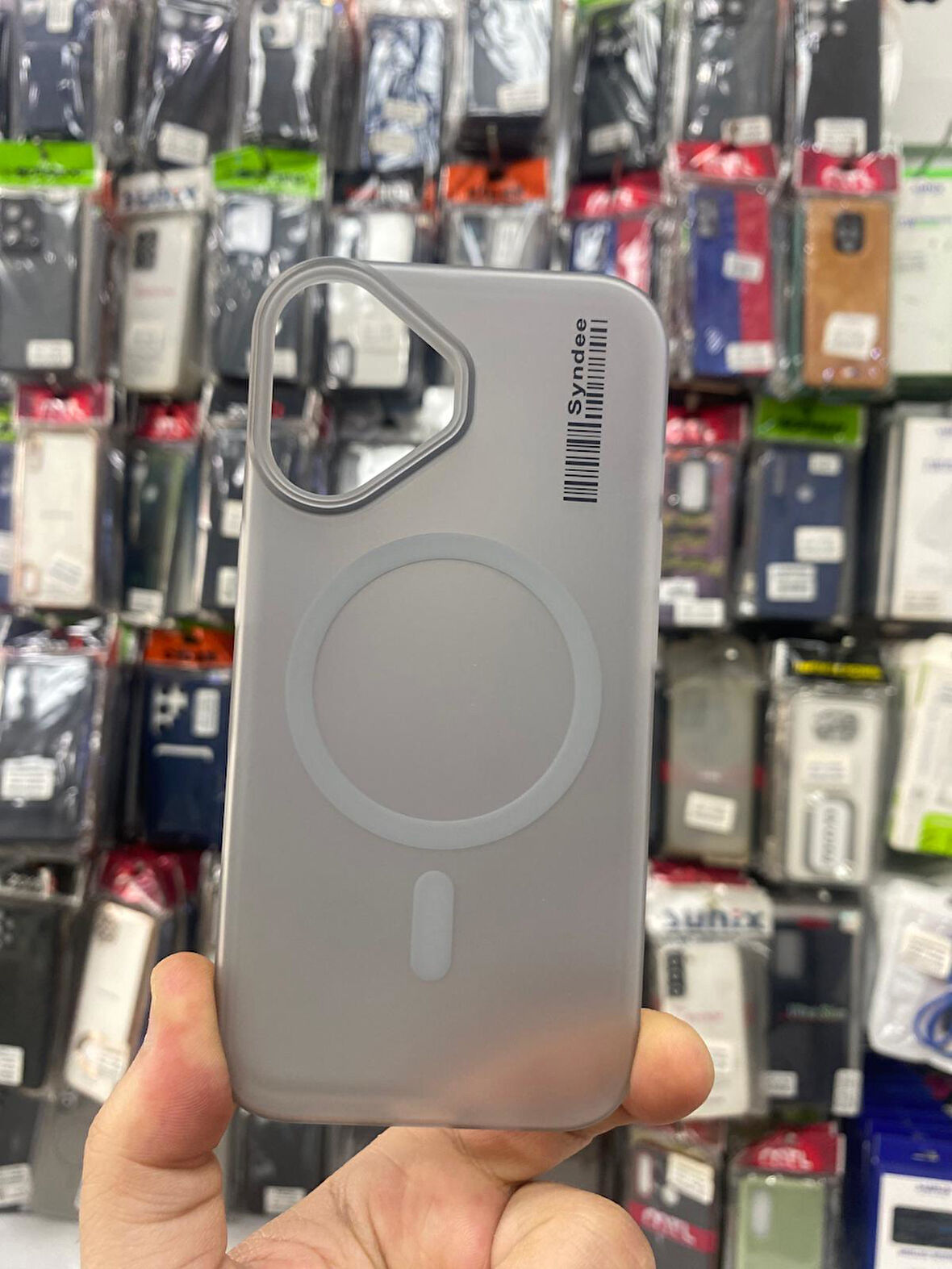 İPHONE 16 PRO MAX UYUMLU MAGSAFE ÖZELLİKLİ TİCKET MAT SERT KAPAK TİTANYUM GRİ