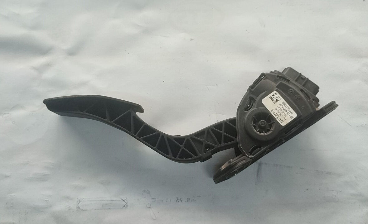 Suzuki Grand Vitara 06-12 Gaz Pedalı Çıkma