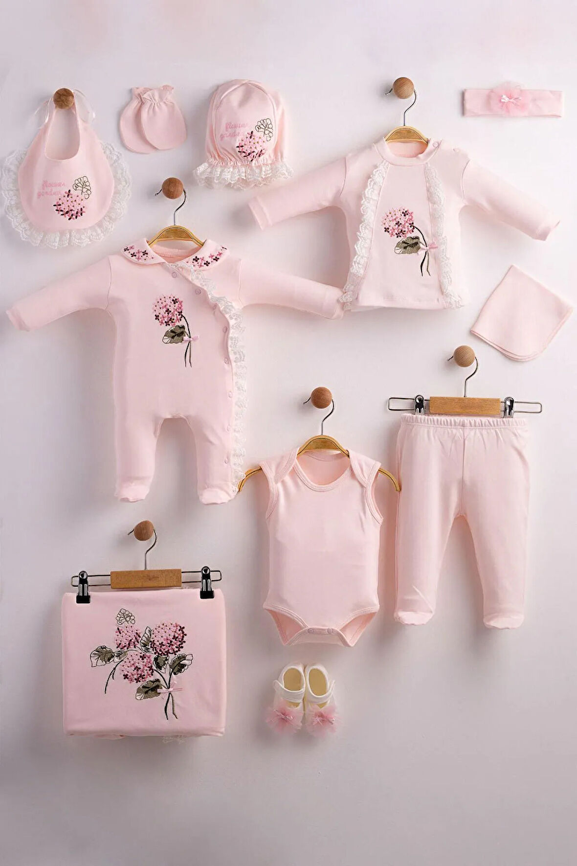 %100 Organik Pamuklu Pembe Ortanca Çiçek Nakışlı Yenidoğan Hastane Çıkış Seti - 10'lu Set