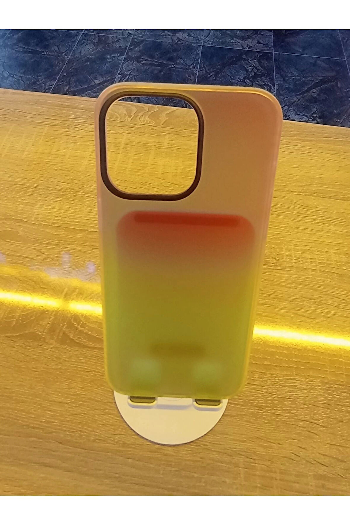 İPhone 15 Pro Max Uyumlu Hologram Kapak