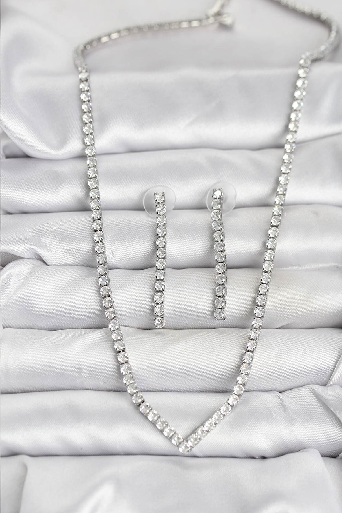 Gümüş Renk Zirkon Taşlı Kadın Kolye Küpe Seti