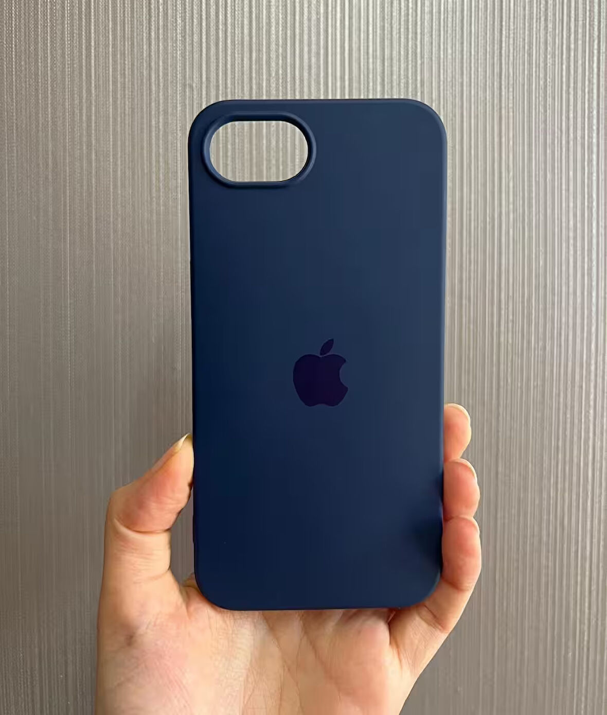 iPhone 16e Uyumlu Apple Logolu Silikon Içi Kadife Lansman Kılıf