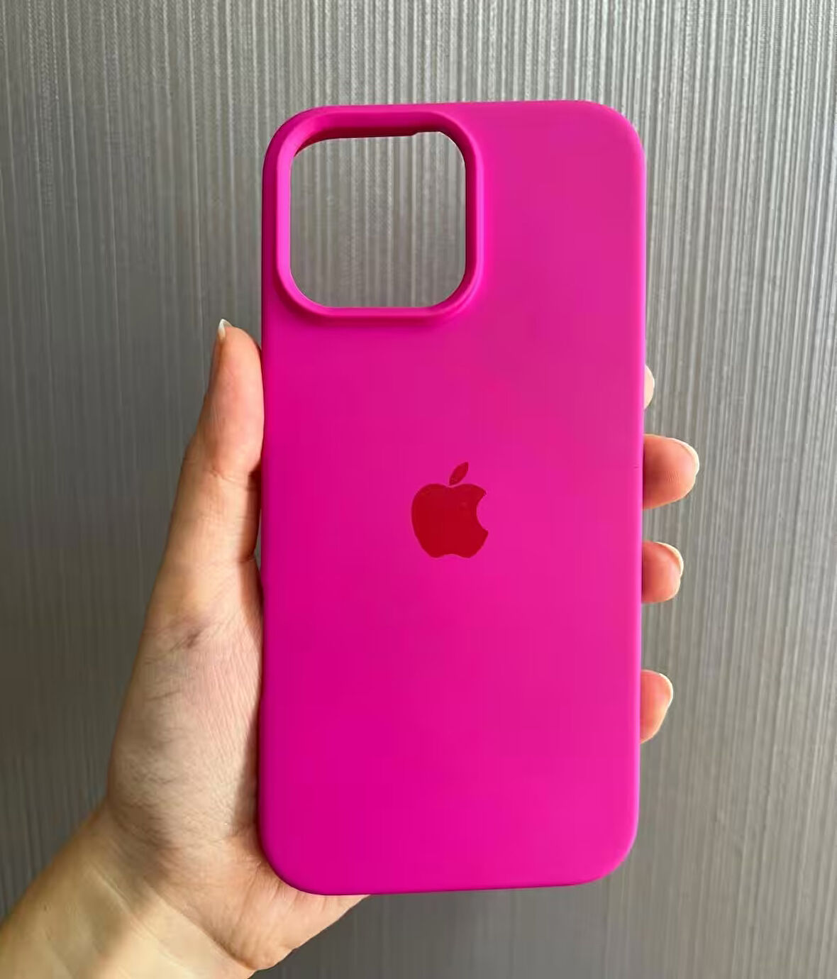 iPhone 16 PRO Uyumlu Apple Logolu Silikon Içi Kadife Lansman Kılıf