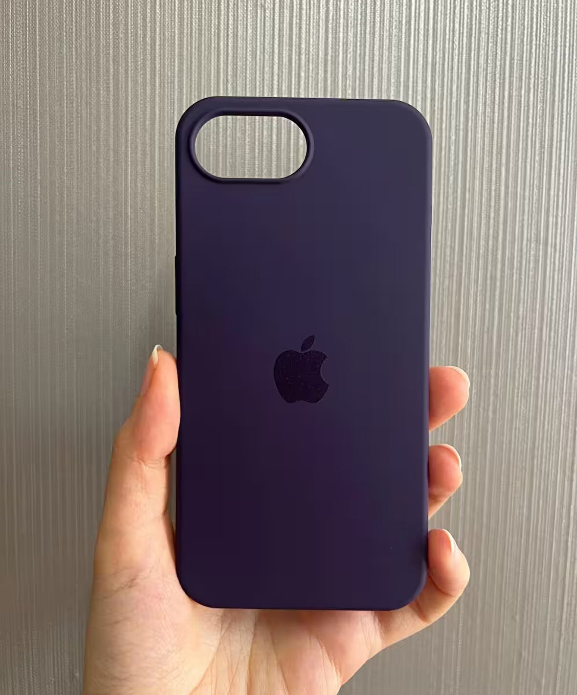 iPhone 16e Uyumlu Apple Logolu Silikon Içi Kadife Lansman Kılıf