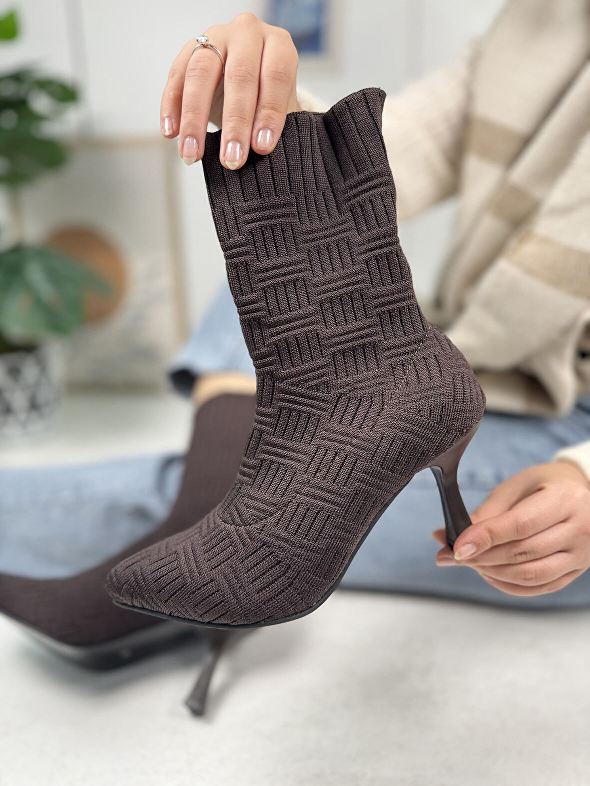 Günlük Kadın Bot Yüksek İnce Topuklu Triko Esnek Sivri Burunlu Tırtıklı Taban Rahat Bootie 170