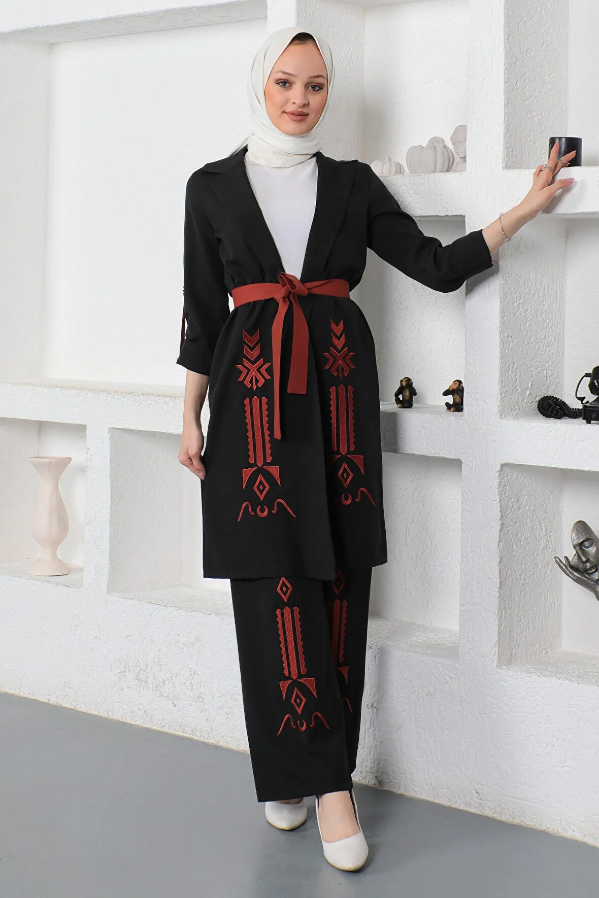 Nakış Detaylı Takım Siyah 19002