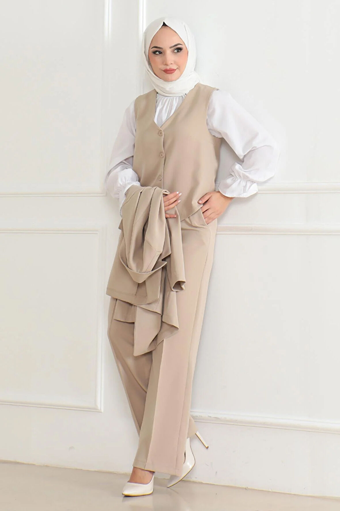 Yelekli Üçlü Takım Bej MSW19222-4