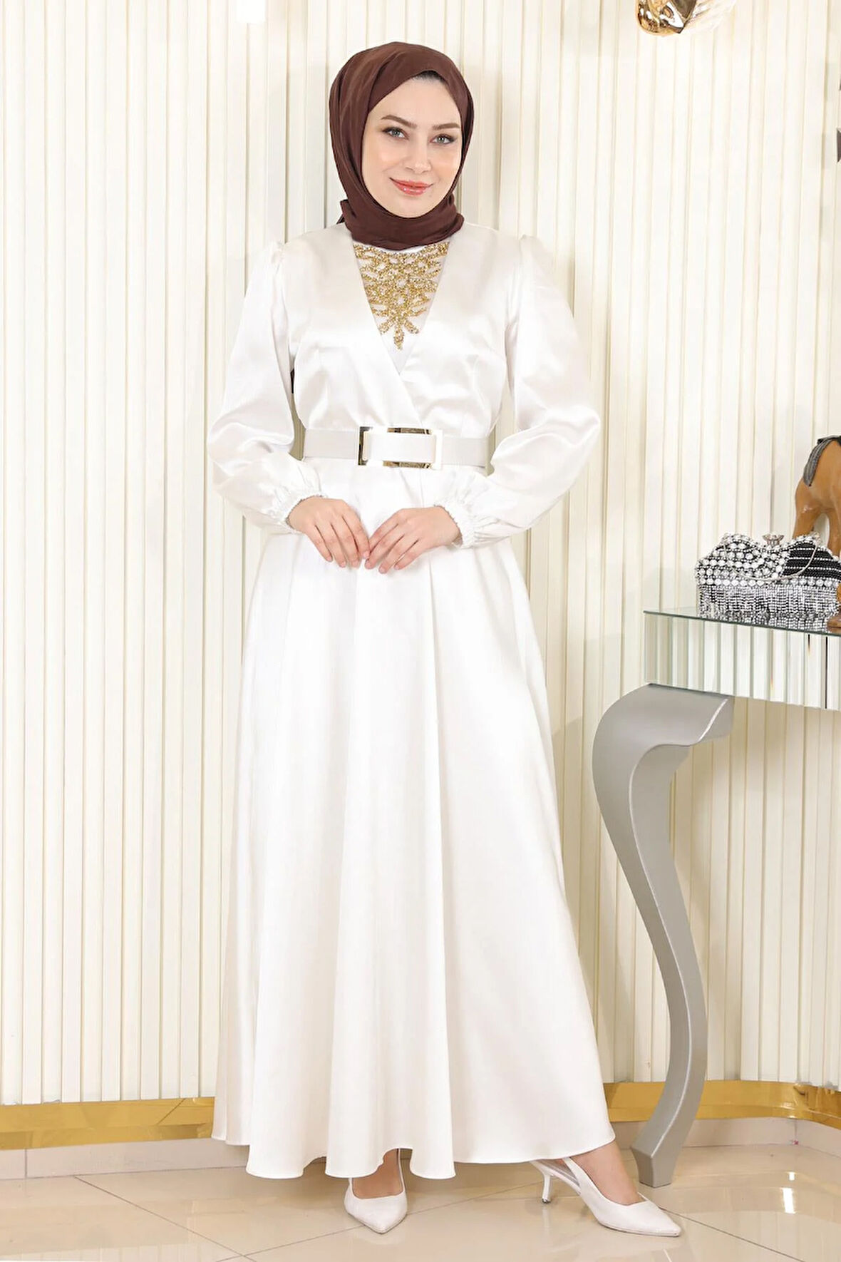 Taş Detaylı Saten Abiye Beyaz MSW19901-2