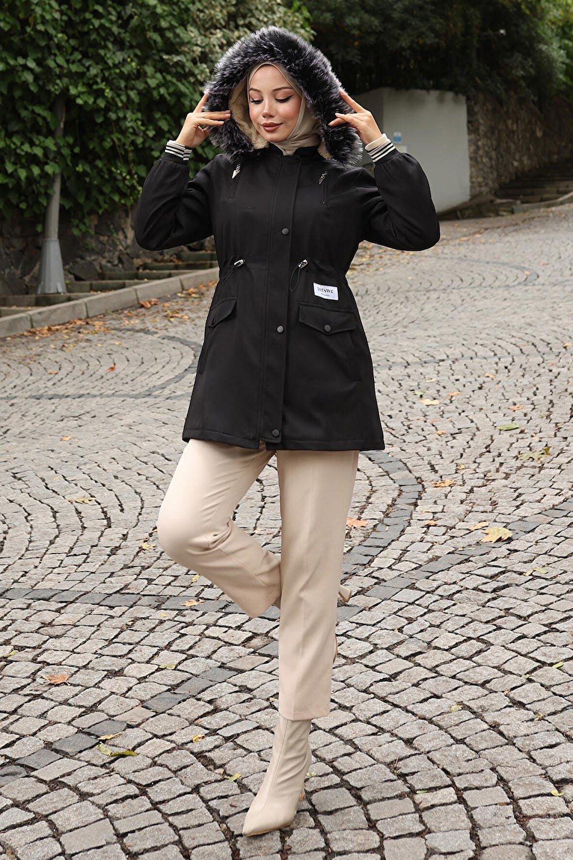 Fermuarlı Kapşonlu Mont Siyah 19270