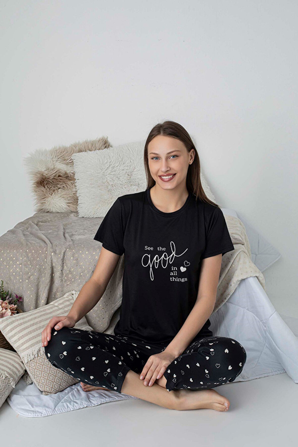 Kadın Desenli Bisiklet Yaka Düğmesiz Milan Yazlık Kısa Kol Pijama Takımı