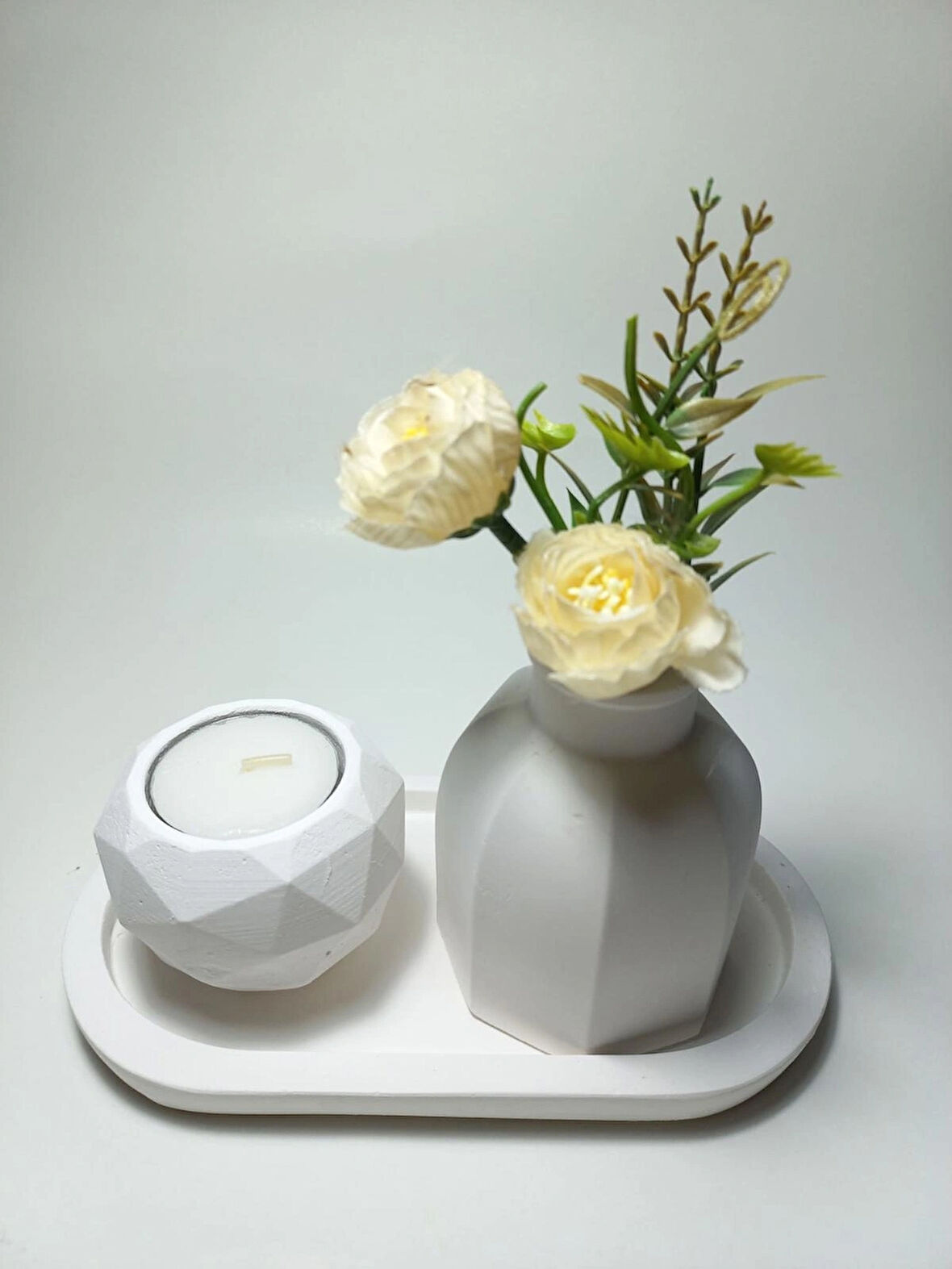 Geometrik Mumluk ve Vazo Dekoratif Tabaklı Set Beyaz