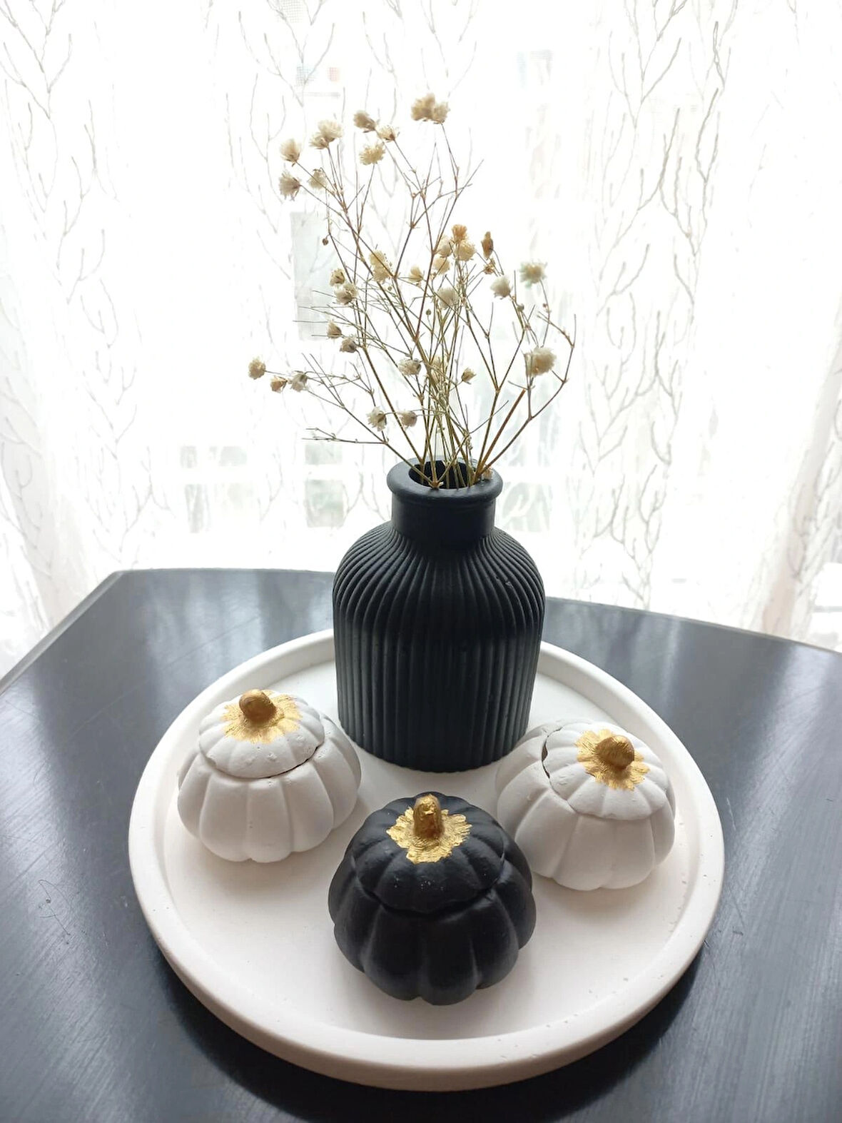 Tabakta 3'lü Mini Balkabağı Vazo Dekoratif Beyaz Siyah Set