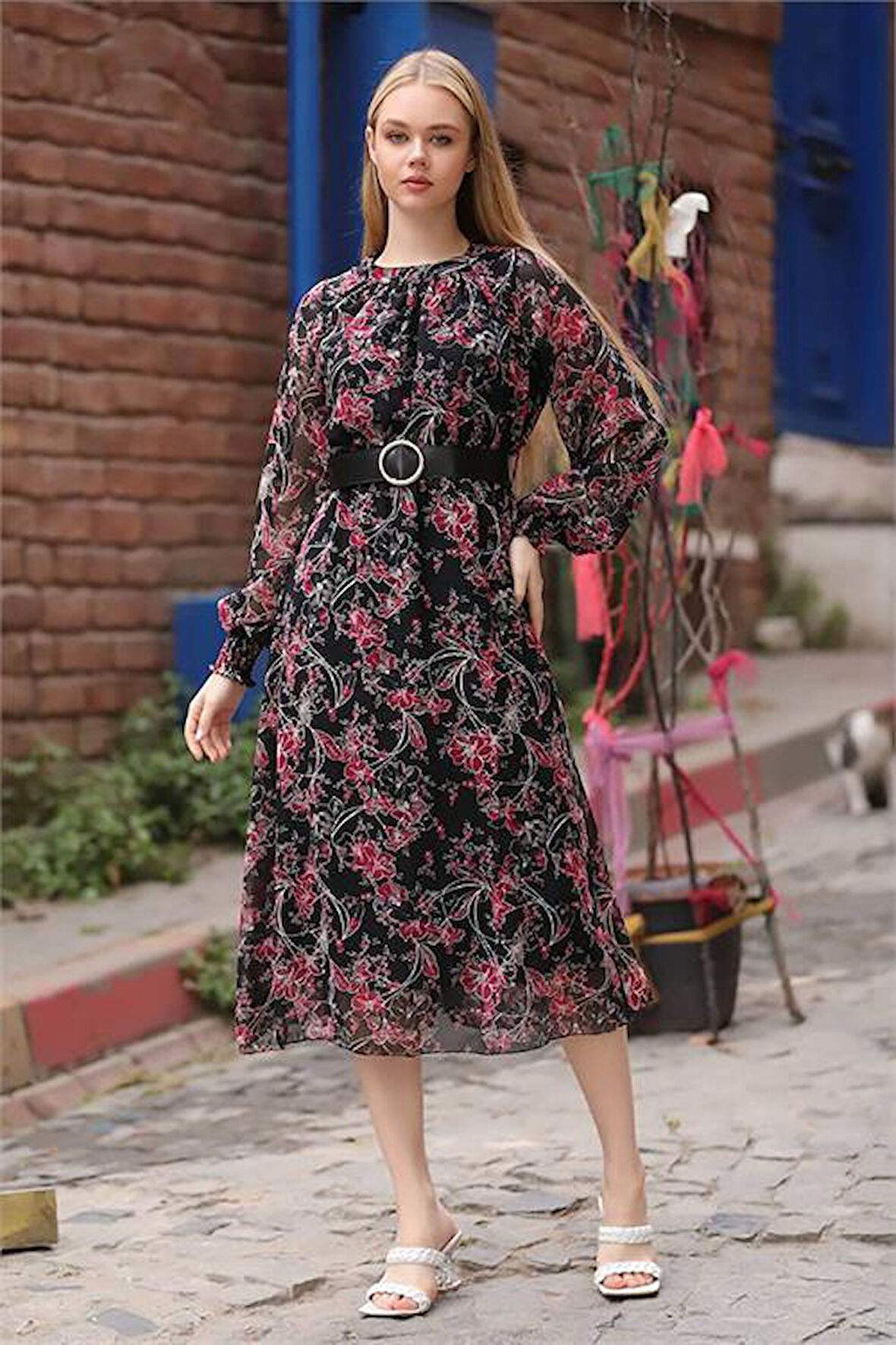 Dipmoda kadın kırmızı kemerli yakası büzgülü uzun şifon elbise RSSN27