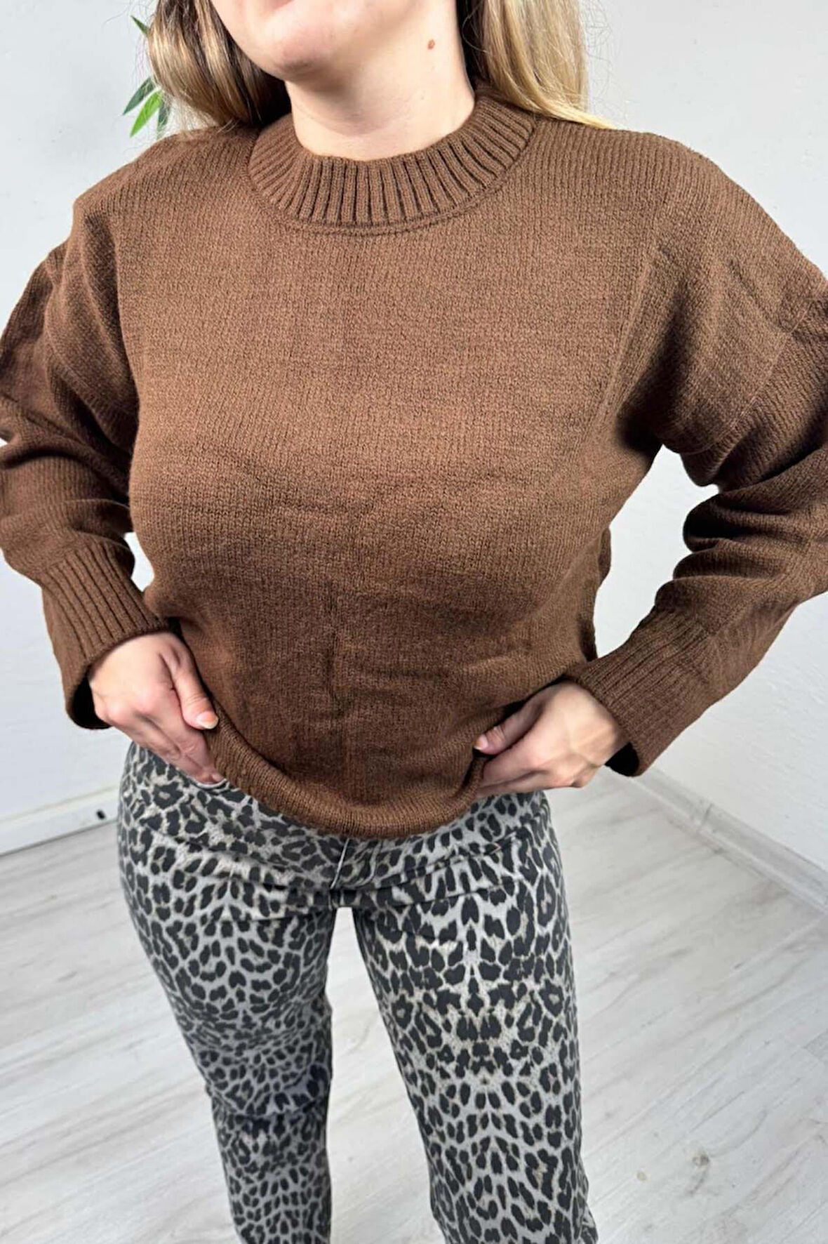 Explode - Kadın Kahve Bisiklet Yaka Oversize Triko Kazak