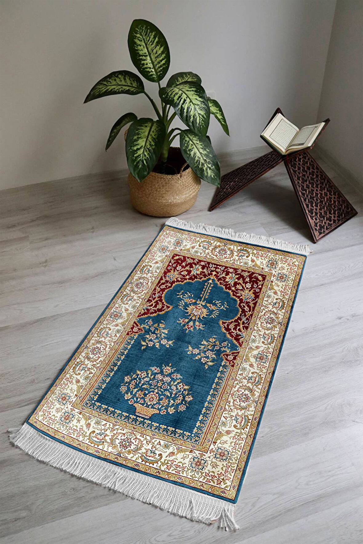 Dijital Baskı Kaymaz Tabanlı Yıkanabilir Püsküllü Seccade SCD0004