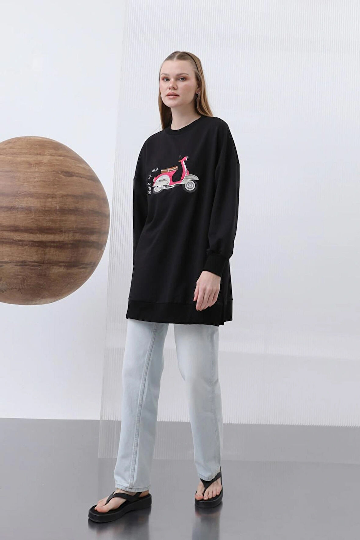 Puane  İki İplik Kumaş Scooter Nakış Detaylı Tesettür Sweatshirt