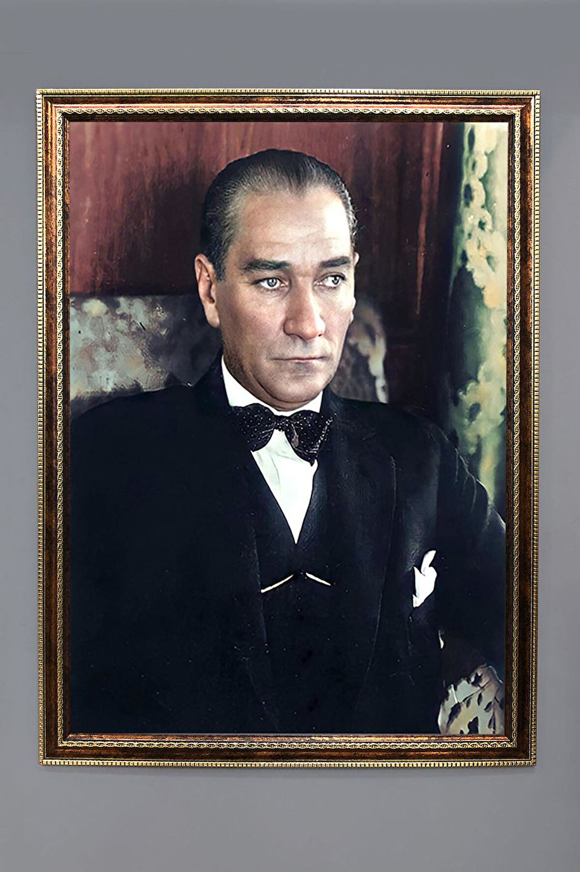 Atatürk Portresi Dijital Baskılı Kadife Kumaş Çerçeveli Tablo TBL0043