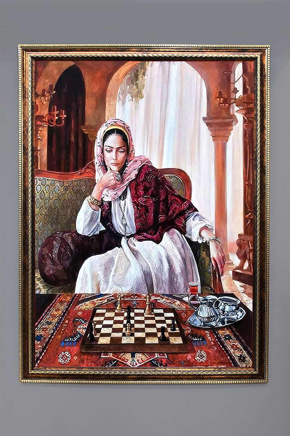 Satranç Oynayan Kadın Desenli Dijital Baskılı Kadife Kumaş Çerçeveli Tablo TBL0064