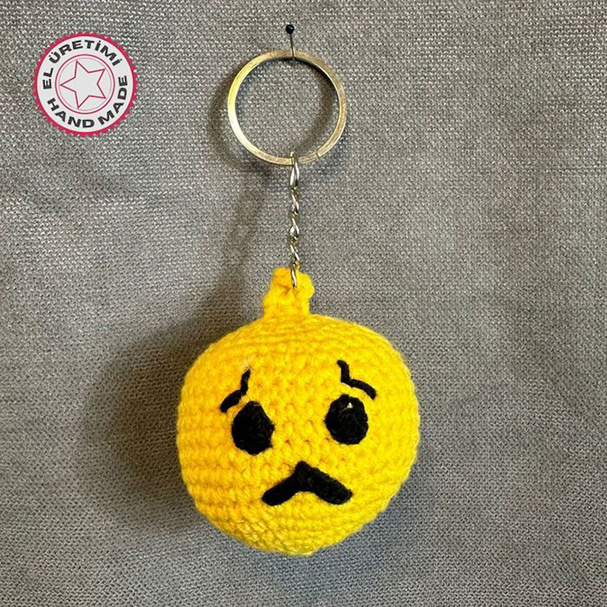 Uretti - Tuğba 9352 3417 El Yapımı Örgü Üzgün Surat Emoji Model Anahtarlık