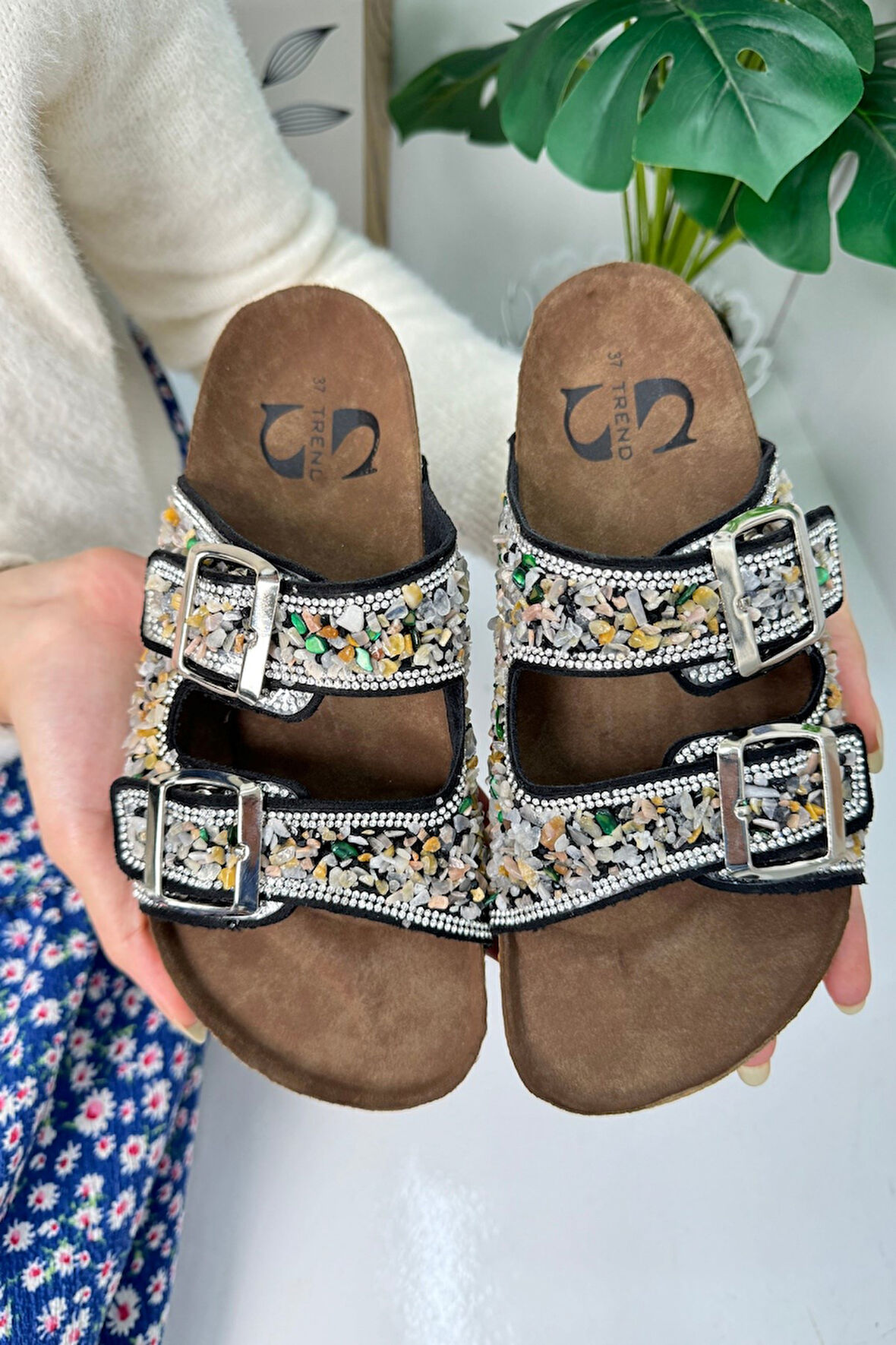 Günlük Kadın Terlik Çift Tokalı Çakıl Taşlı Oval Burunlu Anatomik Mantar Taban Alçak Topuklu 1792