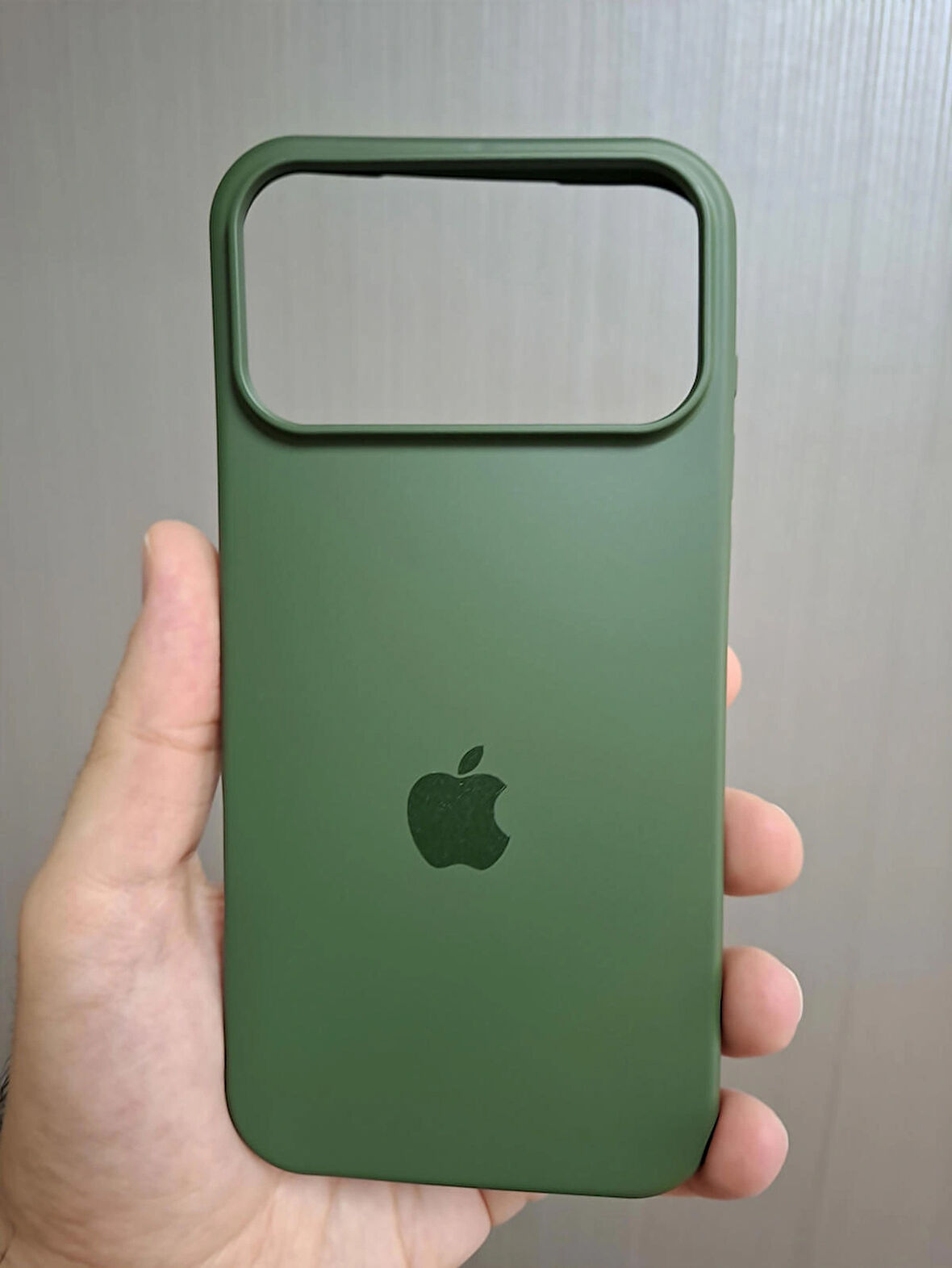iPhone 17 PRO MAX Uyumlu Silikon İçi Kadife Logolu Lansman Kılıf