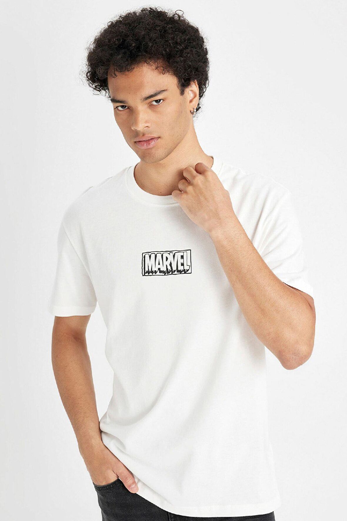 DeFacto %100 Pamuk Marvel Logo Only Regular Fit Bisiklet Yaka Baskılı Kısa Kollu Tişört C6516AX24AUER105