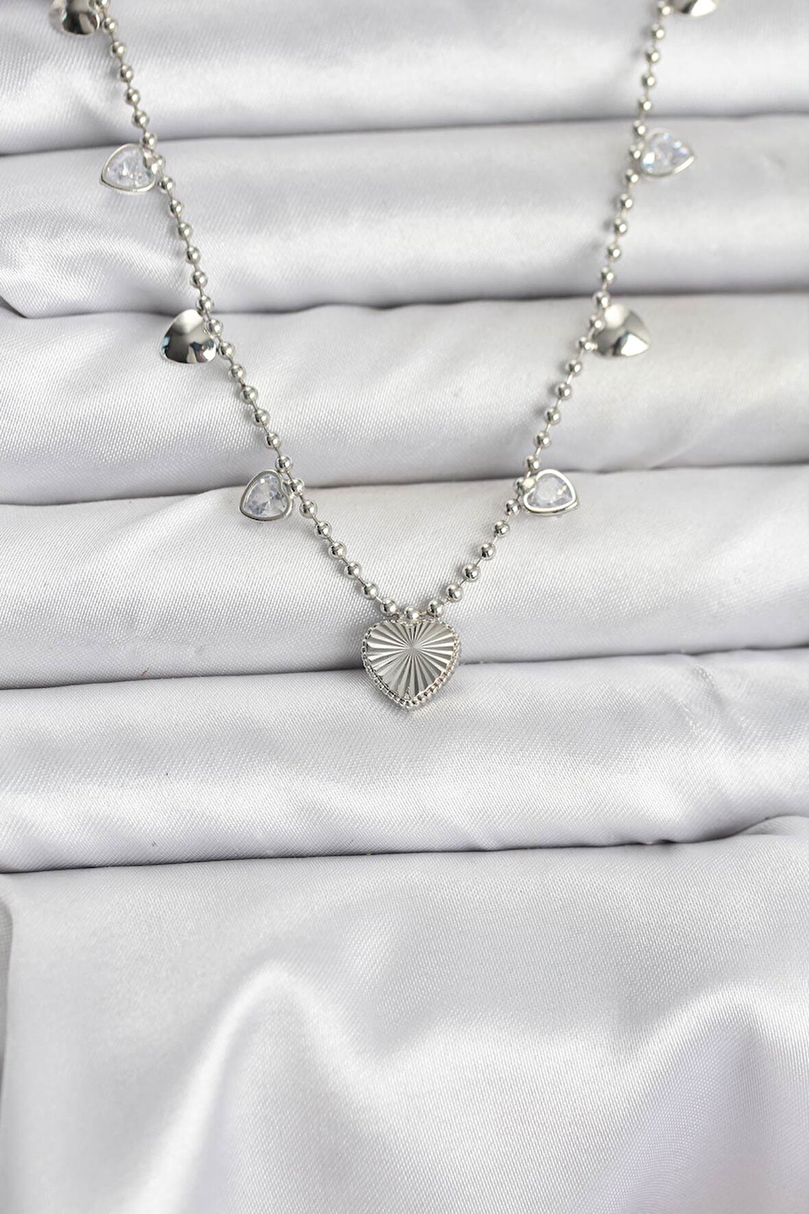 Pirinç Gümüş Renk Kalp Model Kadın Kolye