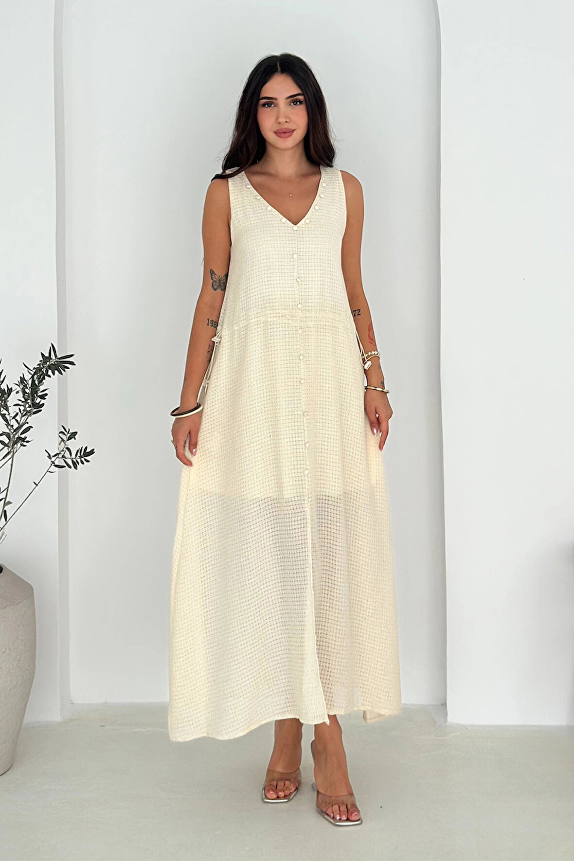 Etamin Kumaş Süs Düğmeli Elbise