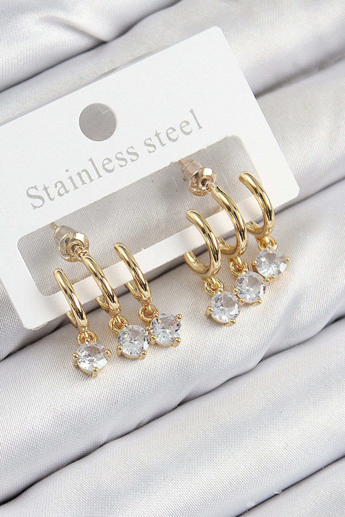 Pirinç Sallantılı Zirkon Taşlı Model Gold Renk Kadın Küpe