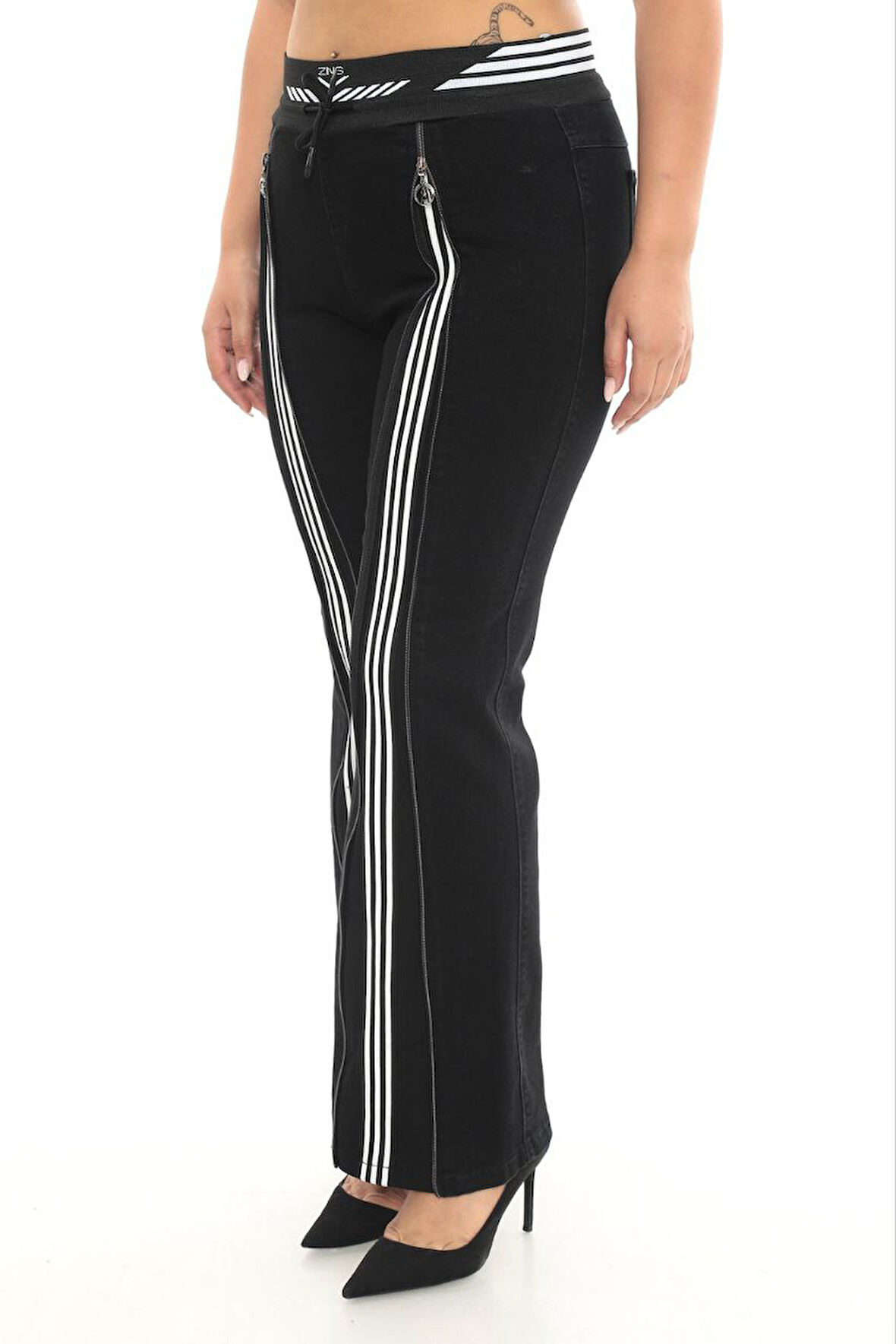 Büyük Beden Toparlayıcı Lastikli Yüksek Bel Boru Paça Fermuar Detaylı Denim Kadın Pantolon