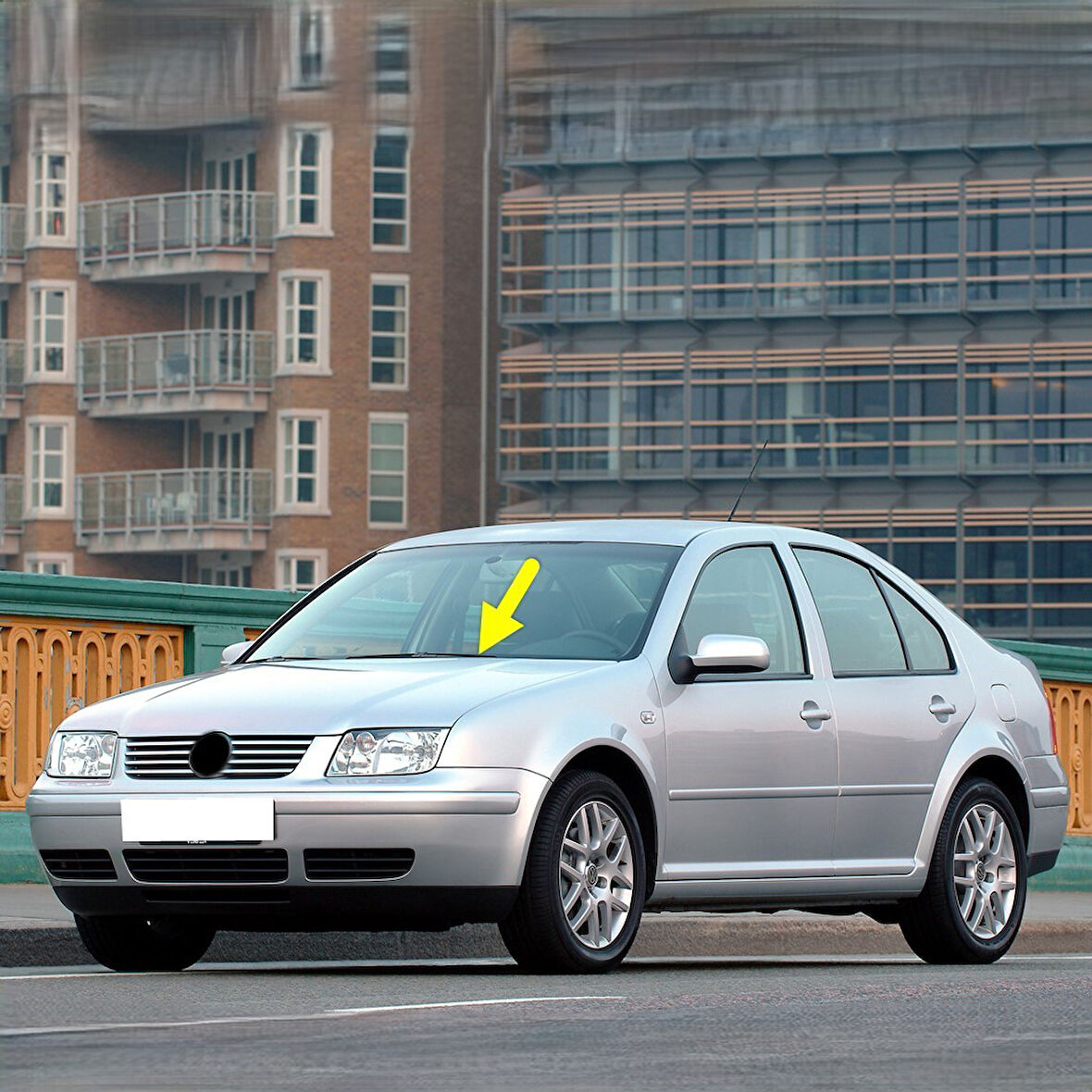 VW Bora 2003-2004-2005 Silecek Kolu Ön Cam Sol Sürücü Taraf 1J1955409D