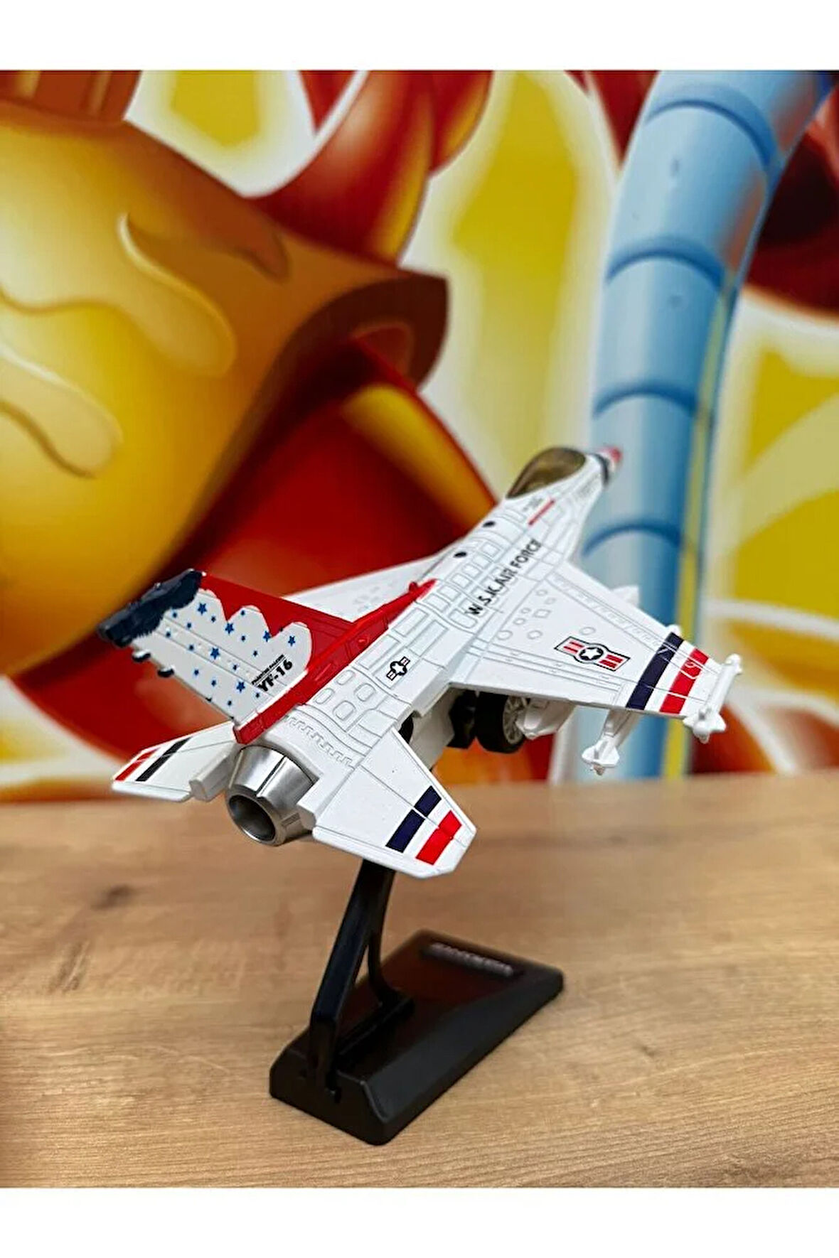 F16 Savaş Uçağı Sesli Işıklı Çekbırak METAL (Buhar Atar) F16 Uçak Beyaz Standlı Jarjlı Uçak