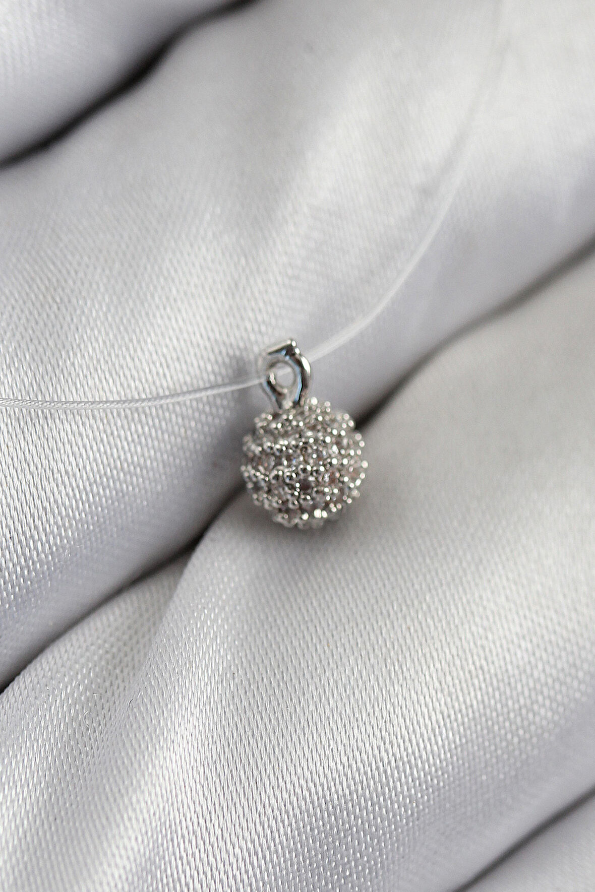 Misineli Topcuk Model Gümüş Renk Hayalet Kolye