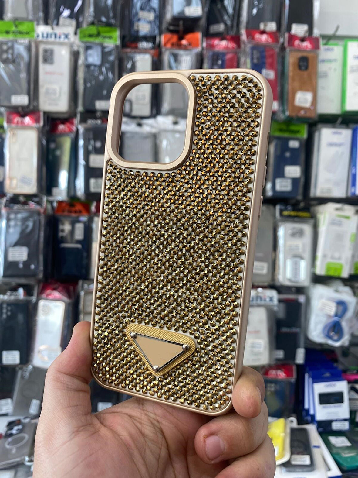 İPHONE 14 PRO MAX UYUMLU PRD TAŞLI İÇİ KADİFE KILIF GOLD