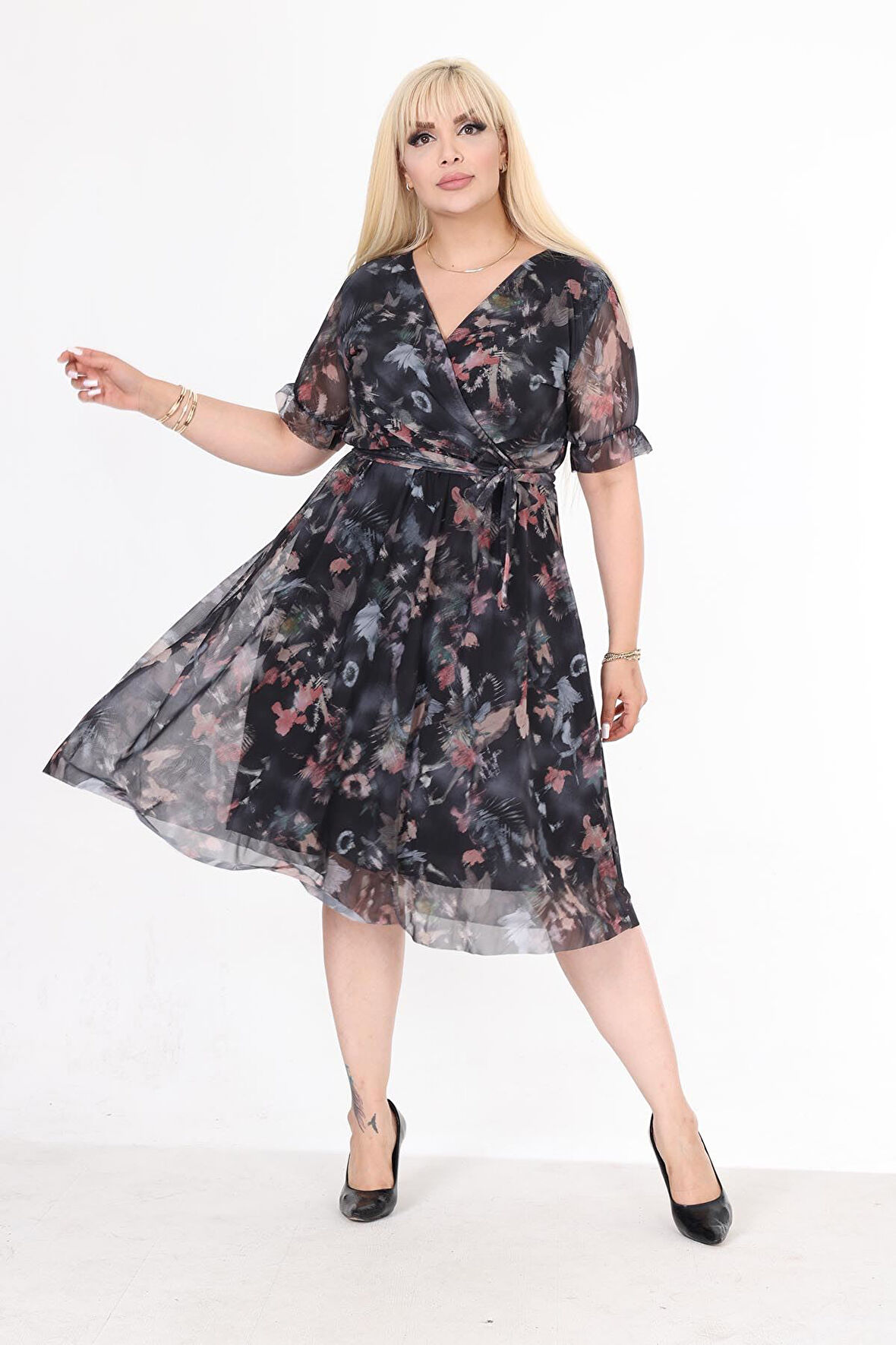 Kruvaze Yaka Büyük Beden Desenli Kısa Kol Yazlık Elbise 18C-2581