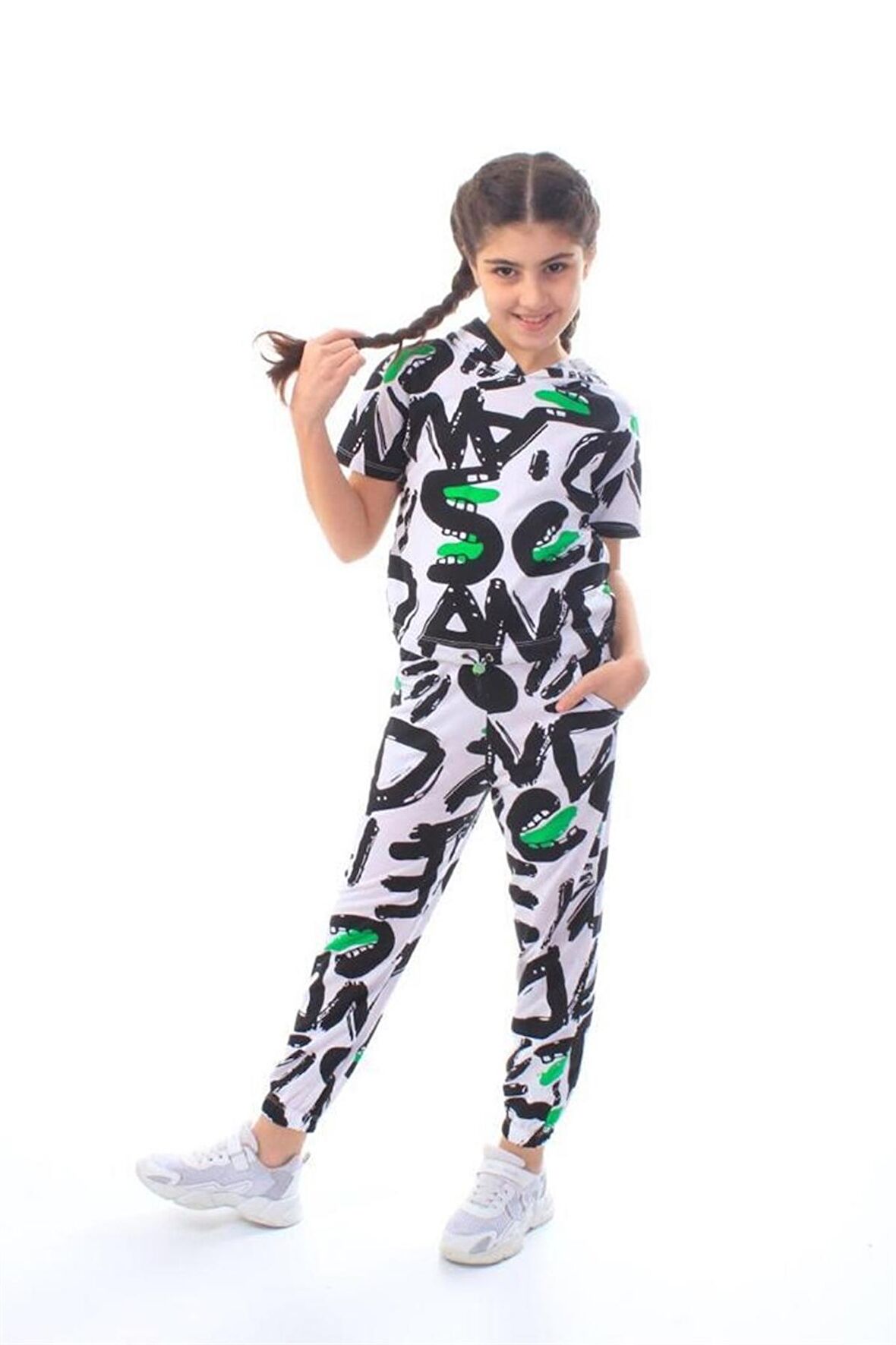YENİ SEZON KAPŞONLU DESENLİ KIZ ÇOCUK KISA KOL BİLEK BOY EŞOFMAN TAKIMI
