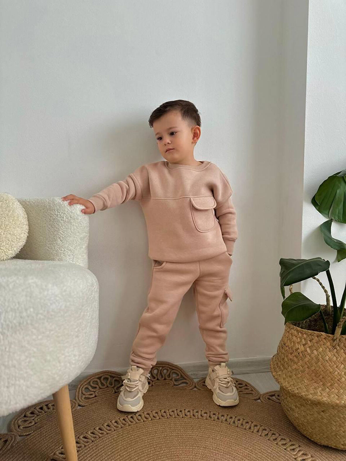 ERKEK ÇOCUK DÜZ MODELLİ 3 İPLİK EŞOFMAN TAKIMI
