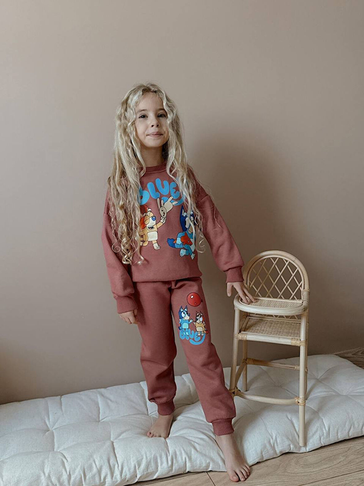 KIZ ÇOCUK BLUEY MODELLİ 3 İPLİK ŞARDONLU EŞOFMAN TAKIMI