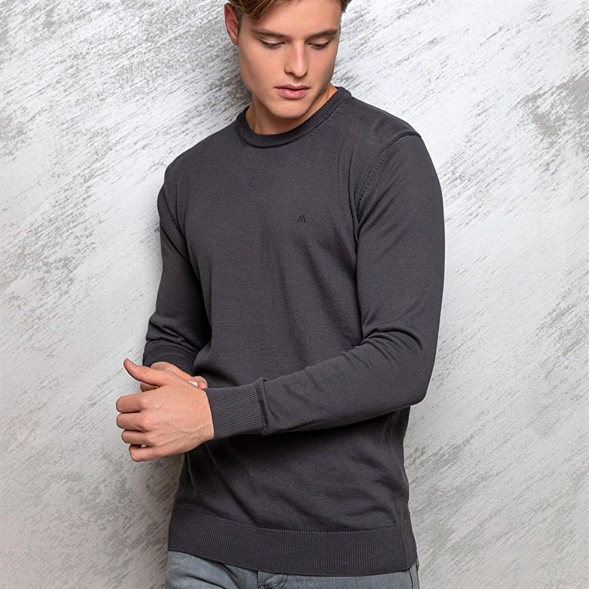 Erkek  3912 MARKOVA TRİKO SIFIR YAKA KAZAK SİYAH