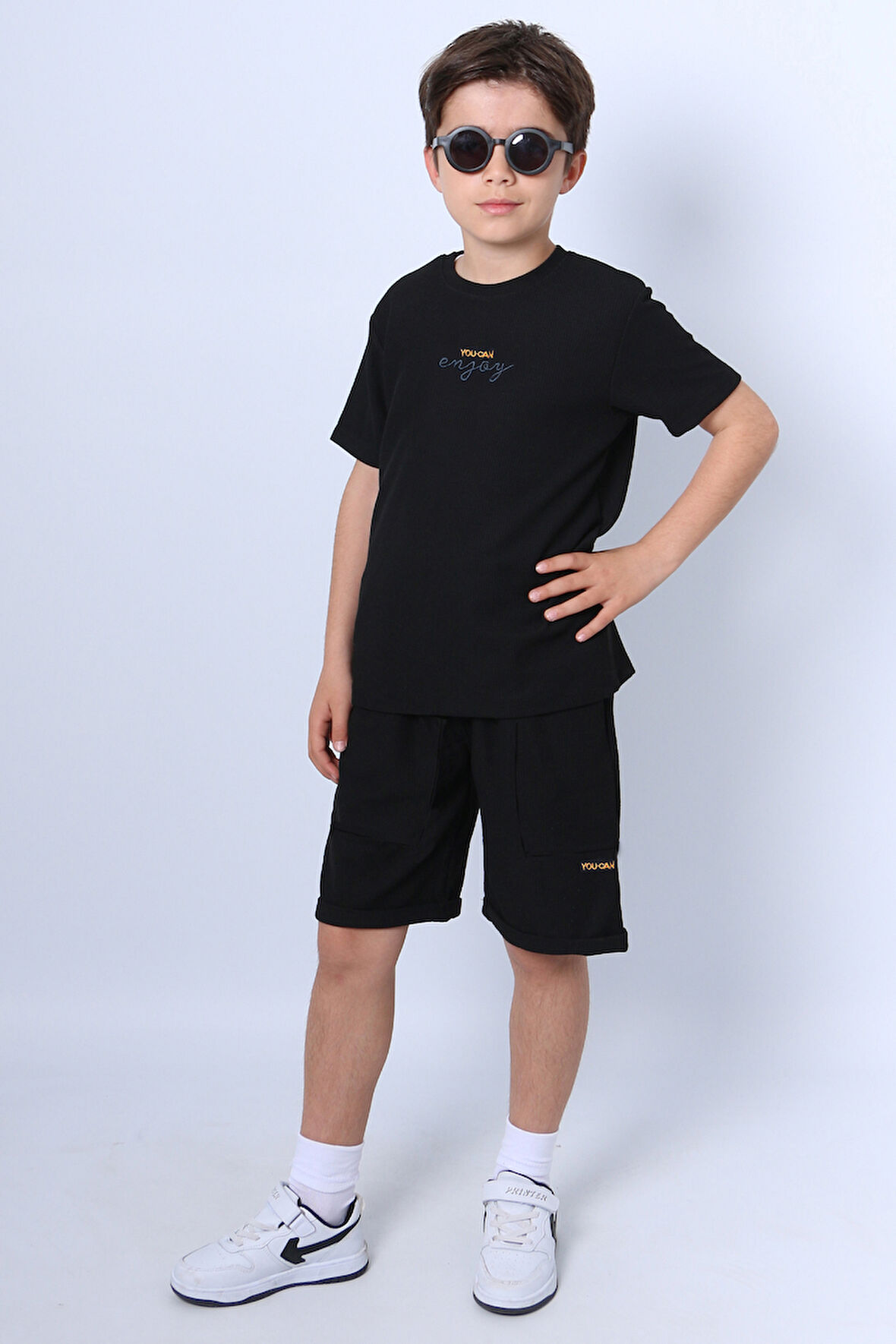 ERKEK ÇOCUK ŞORTLU TAKIM BASKILI DUBLE PAÇA F22