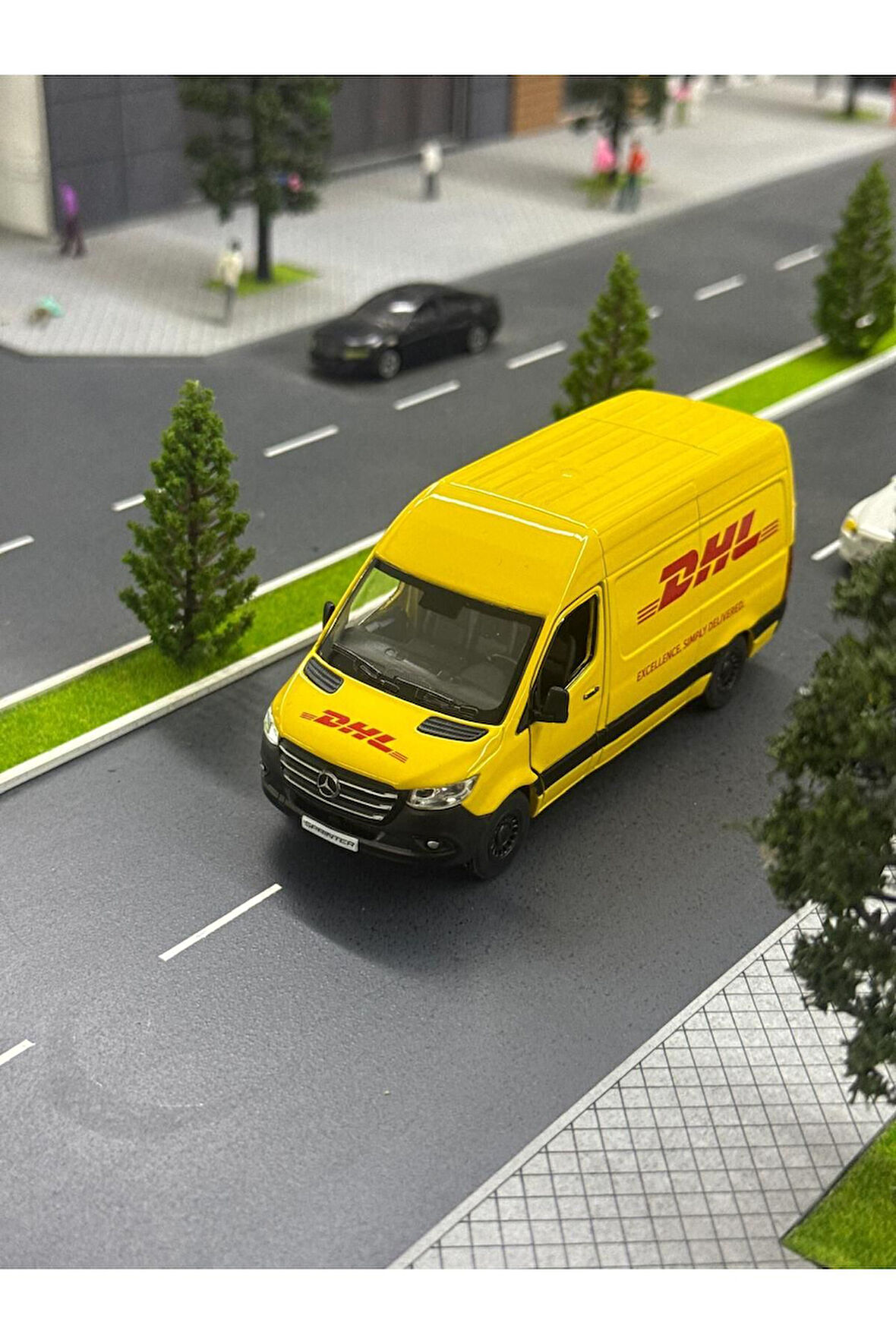 Çek Bırak Diecast Model Araba 10 cm - Mercedes Sprinter Kargo Arabası DHL Metal Açılabilir Kapılı