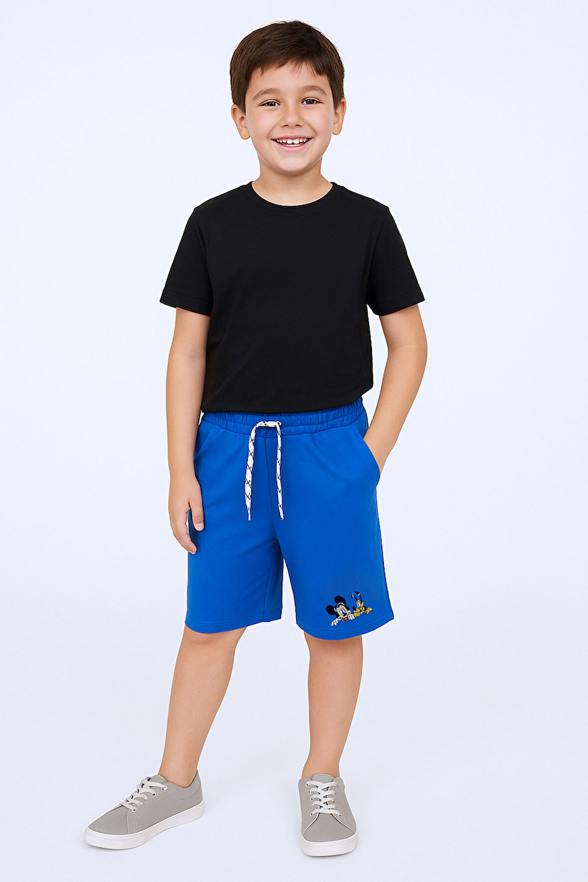 ERKEK ÇOCUK ŞORT CEPLİ DÜZ RENK BASKILI RAHAT KALIP E34