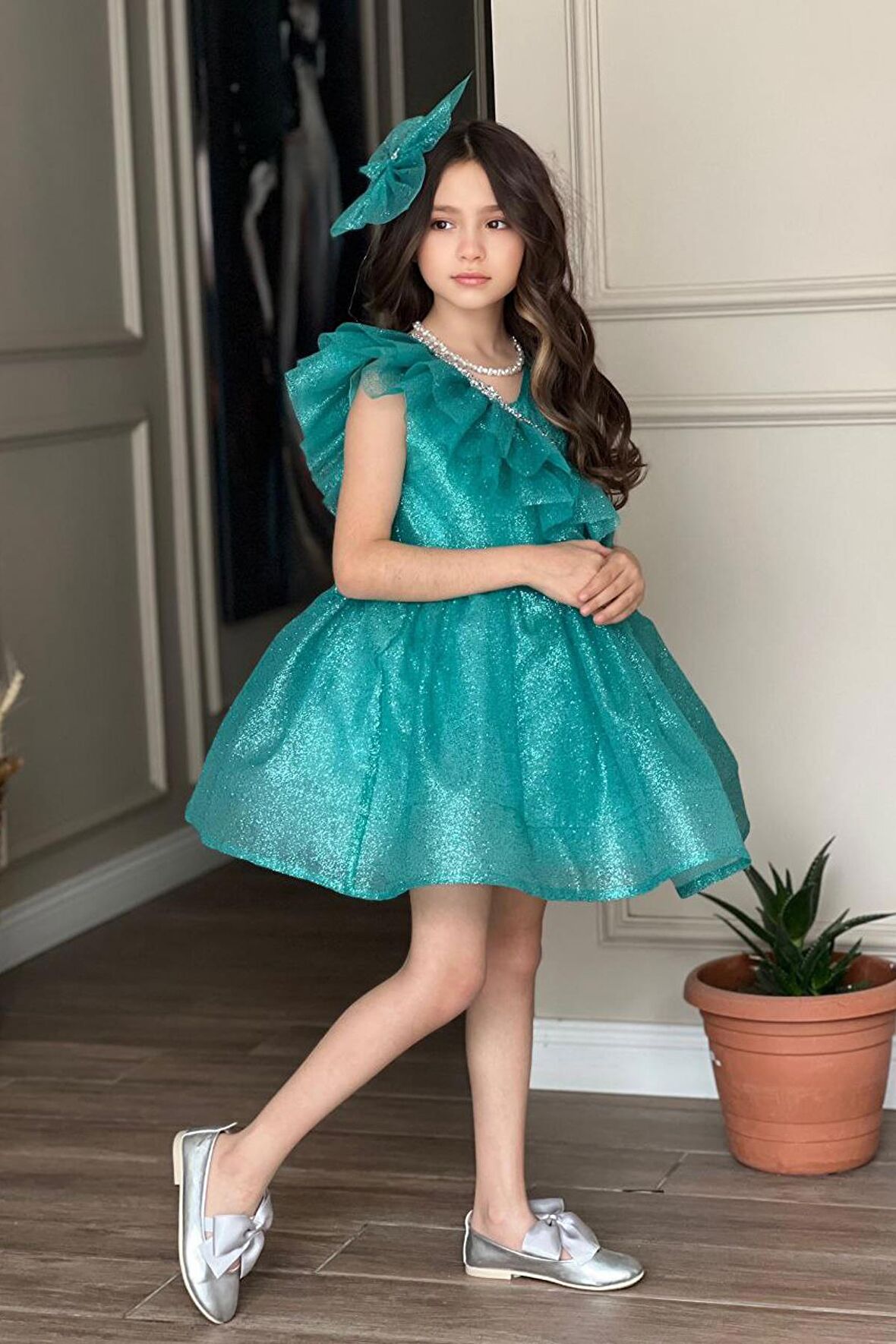 Kız Çocuk Yakası Fırfır Detaylı Taş İşlemeli Simli Turkuaz Abiye